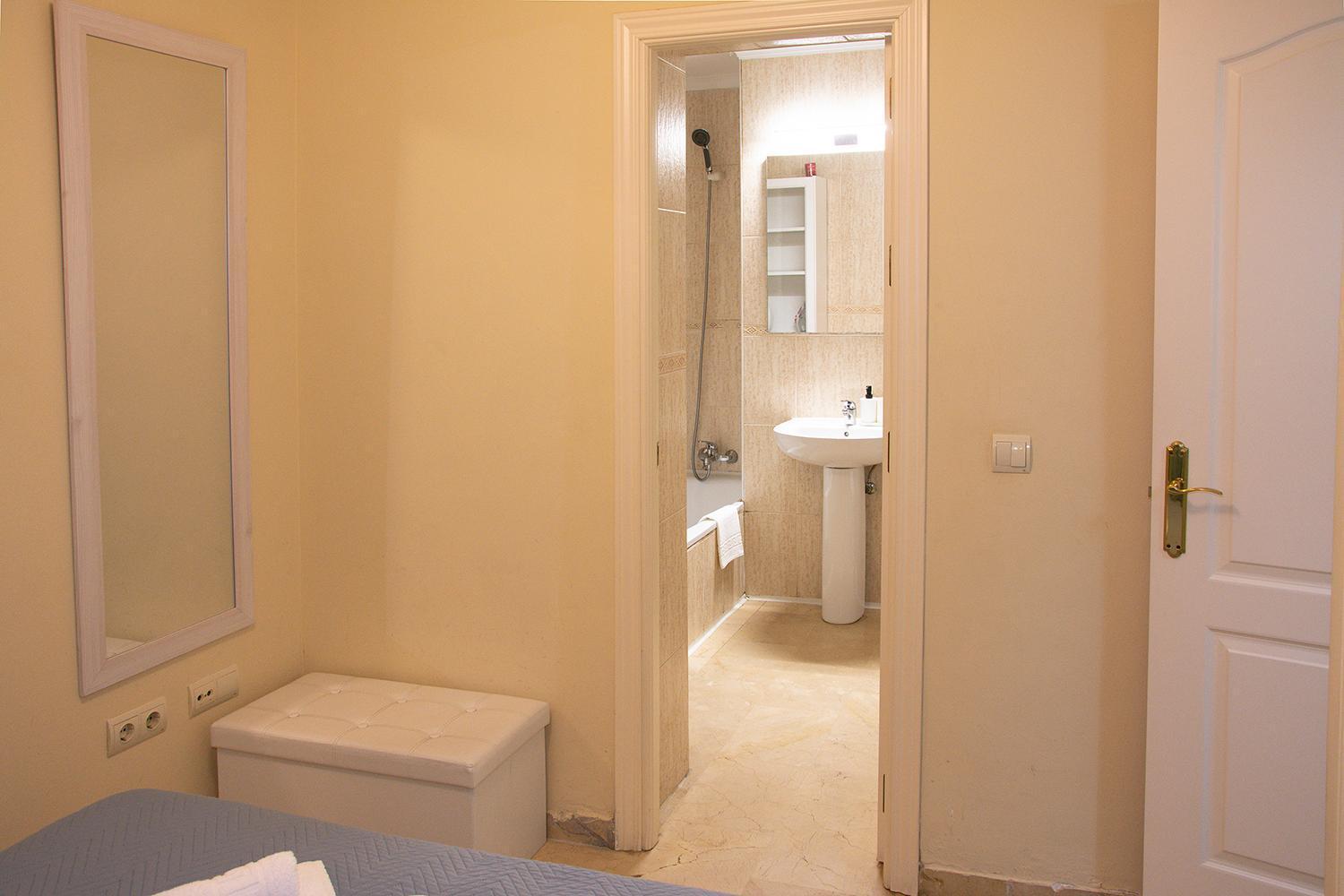 Bonito Piso En Calle Antolinez Apartamento