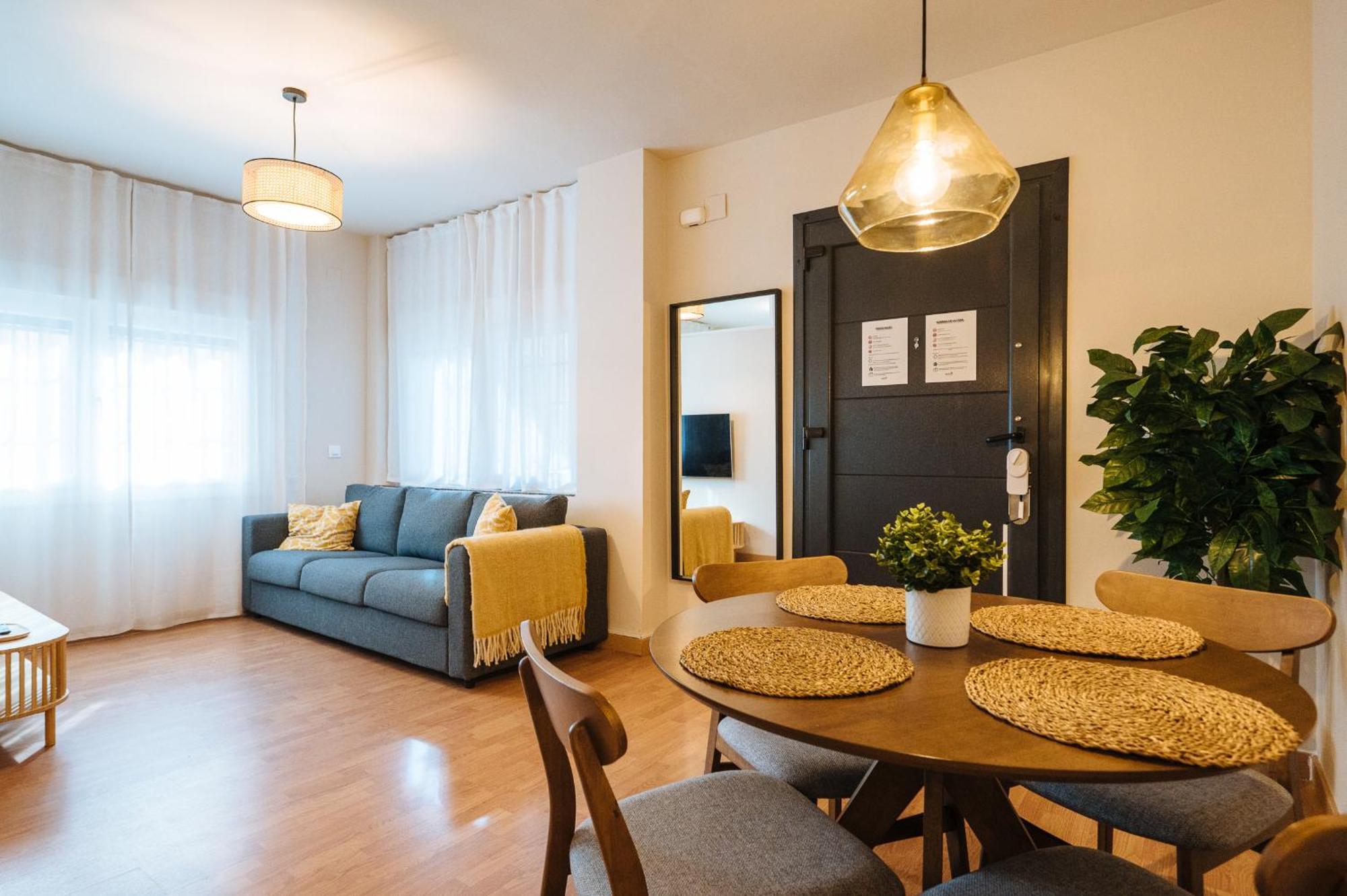 Charming In The Heart Of Triana, *