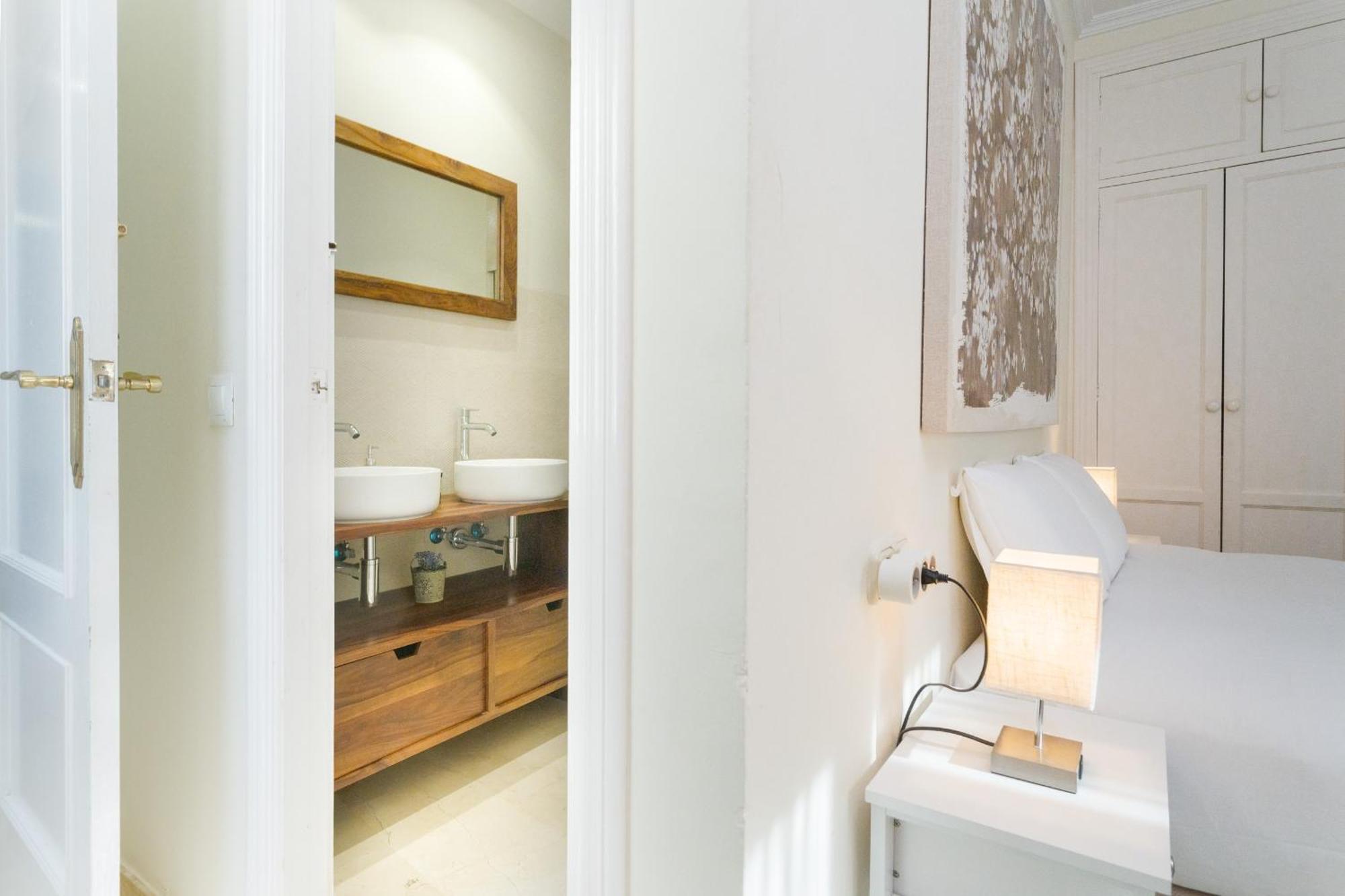 Wide With Terrace & Parking- 3bd 2bth- Alfalfa Sevilla