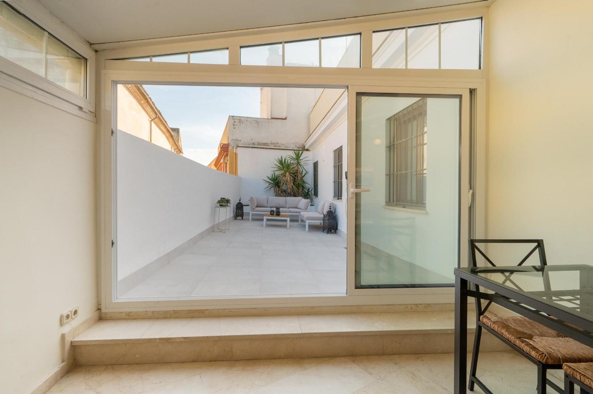 Wide With Terrace & Parking- 3bd 2bth- Alfalfa * Sevilla