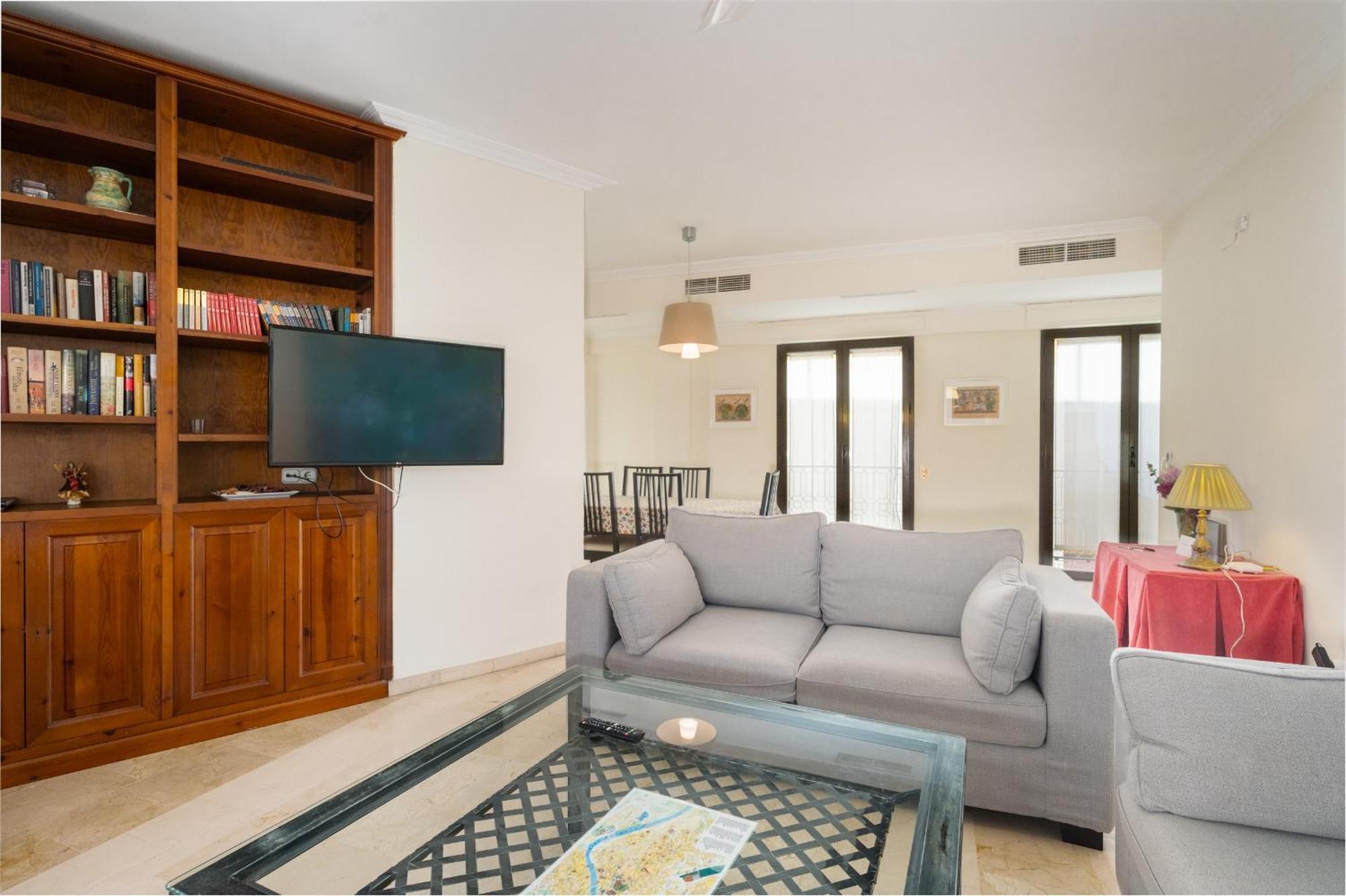 Wide With Terrace & Parking- 3bd 2bth- Alfalfa Sevilla