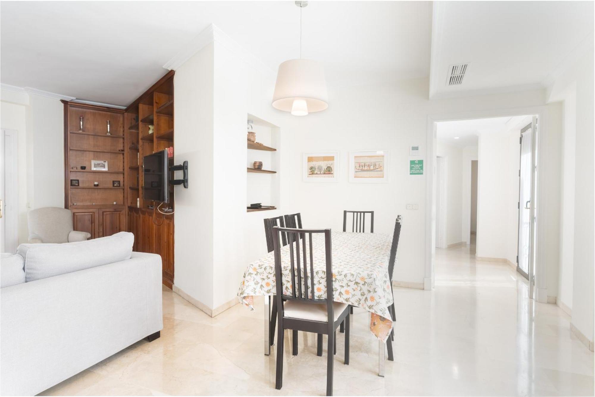 Apartamento Wide With Terrace & Parking- 3bd 2bth- Alfalfa *