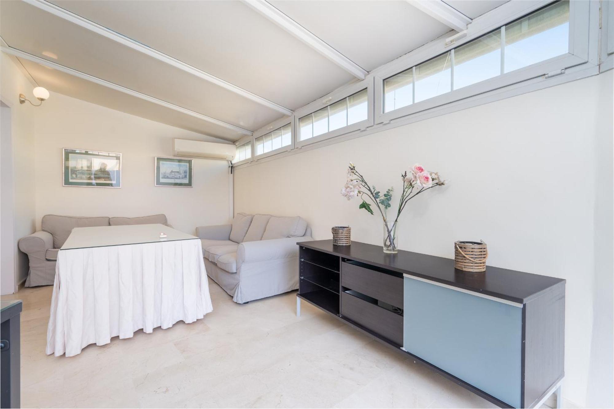 Wide With Terrace & Parking- 3bd 2bth- Alfalfa Sevilla