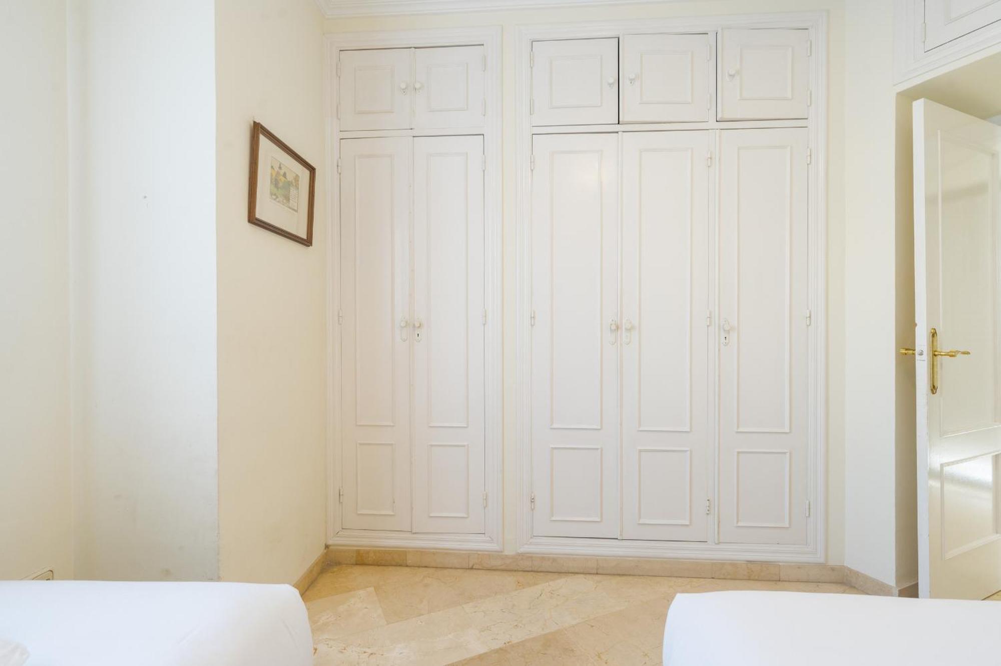 Wide With Terrace & Parking- 3bd 2bth- Alfalfa * Sevilla
