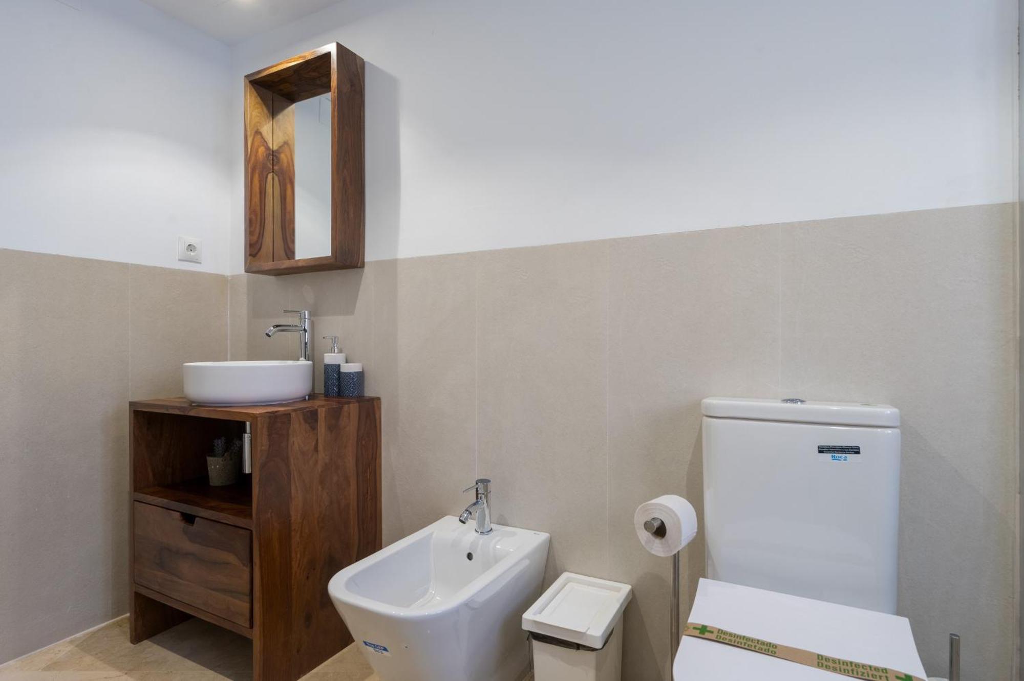 Apartamento Wide With Terrace & Parking- 3bd 2bth- Alfalfa *