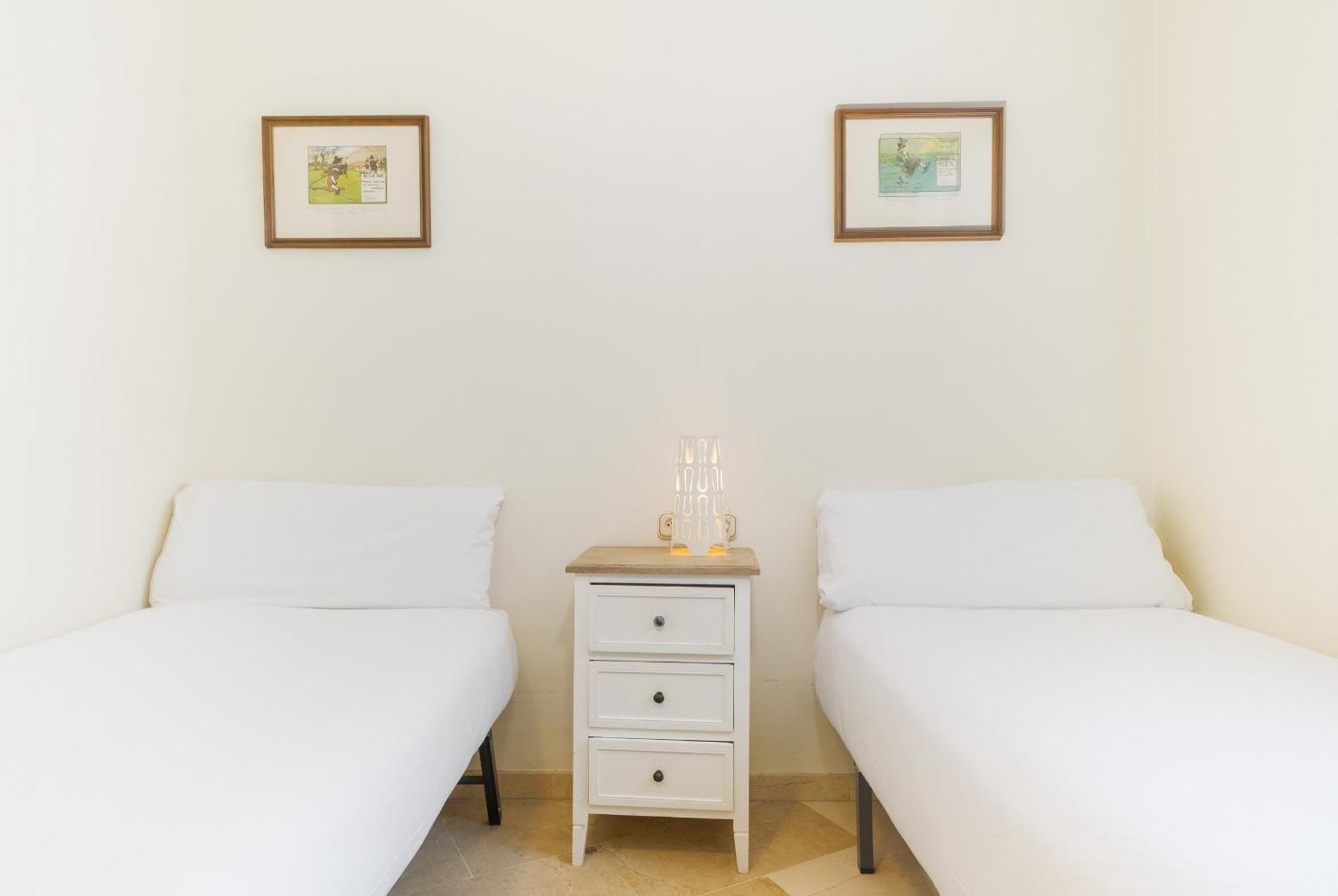 Wide With Terrace & Parking- 3bd 2bth- Alfalfa Sevilla