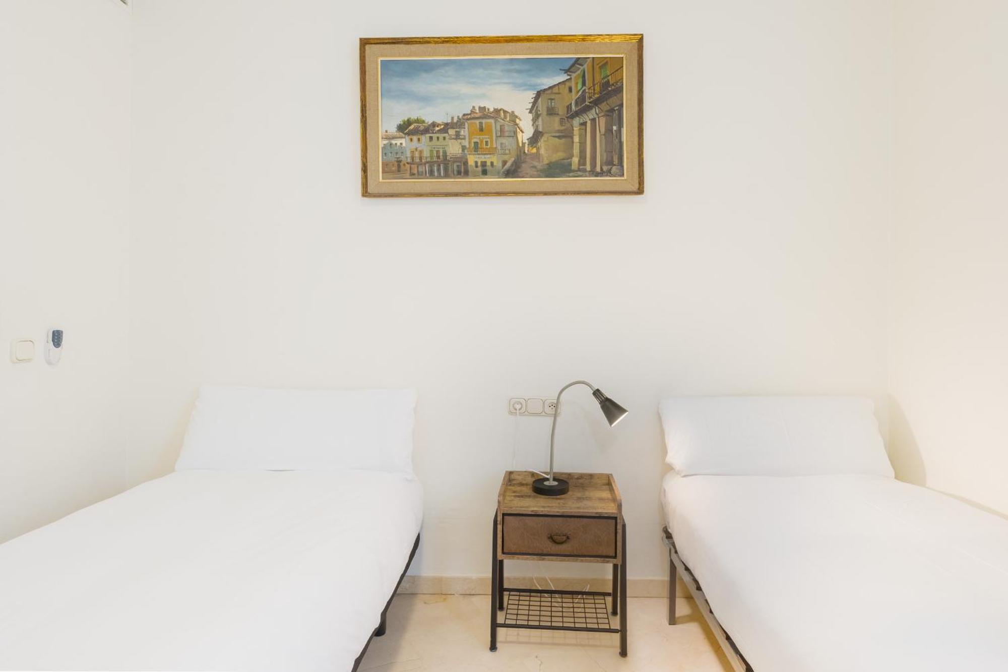 Wide With Terrace & Parking- 3bd 2bth- Alfalfa * Sevilla