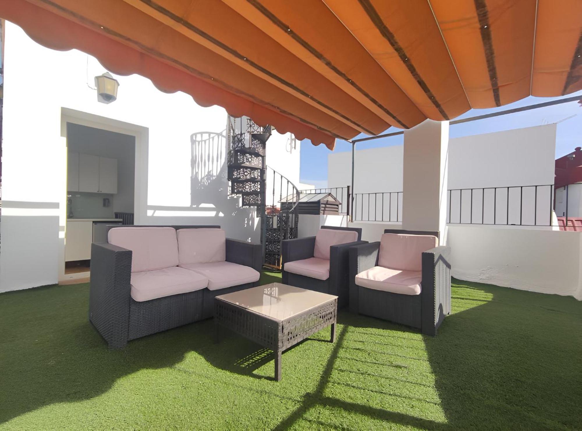 Plaza Espana Family House