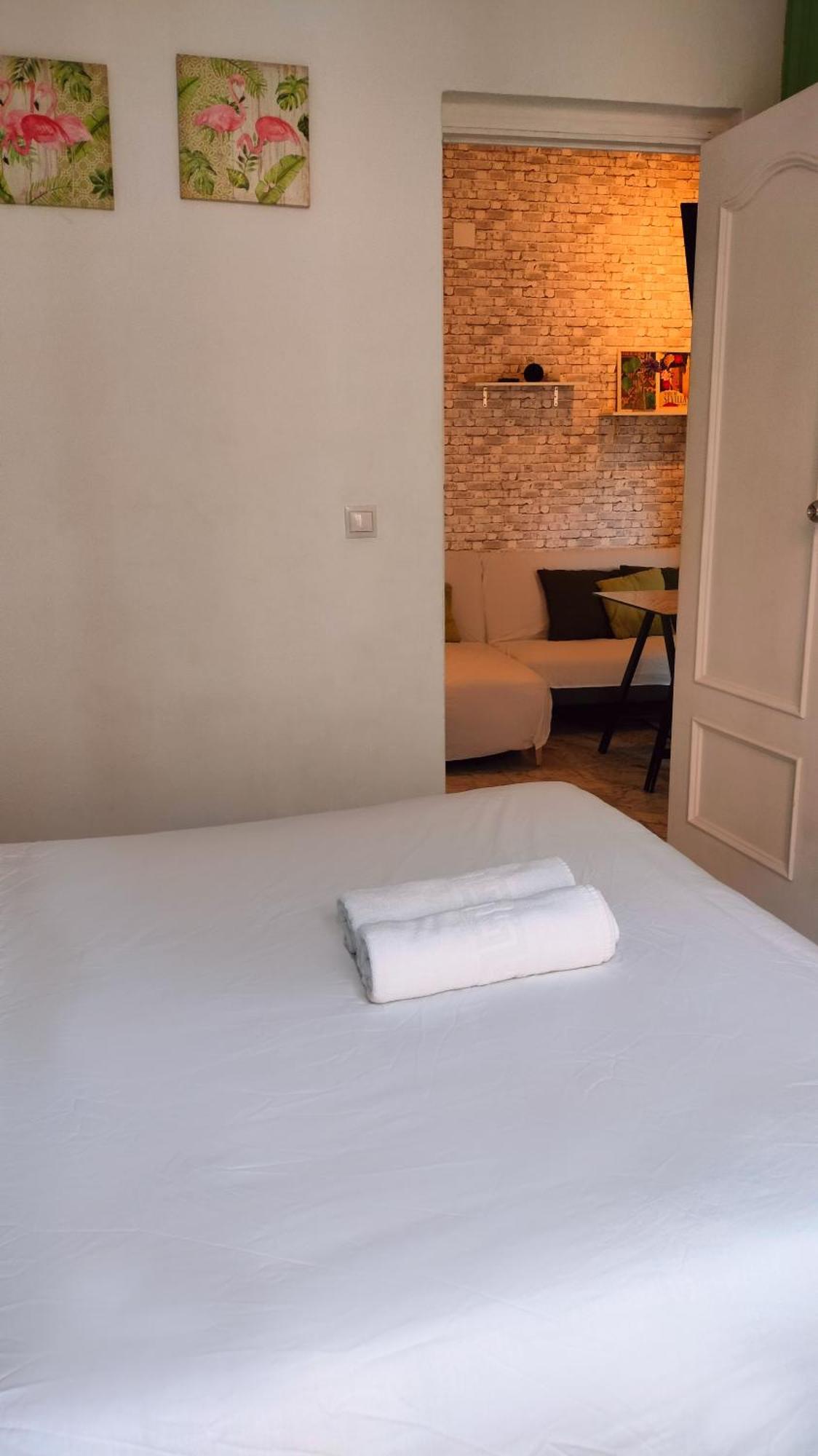 Apartment En Centro Con Vistas A La Plaza Alameda De Hercules - Hasta 7 Personas *