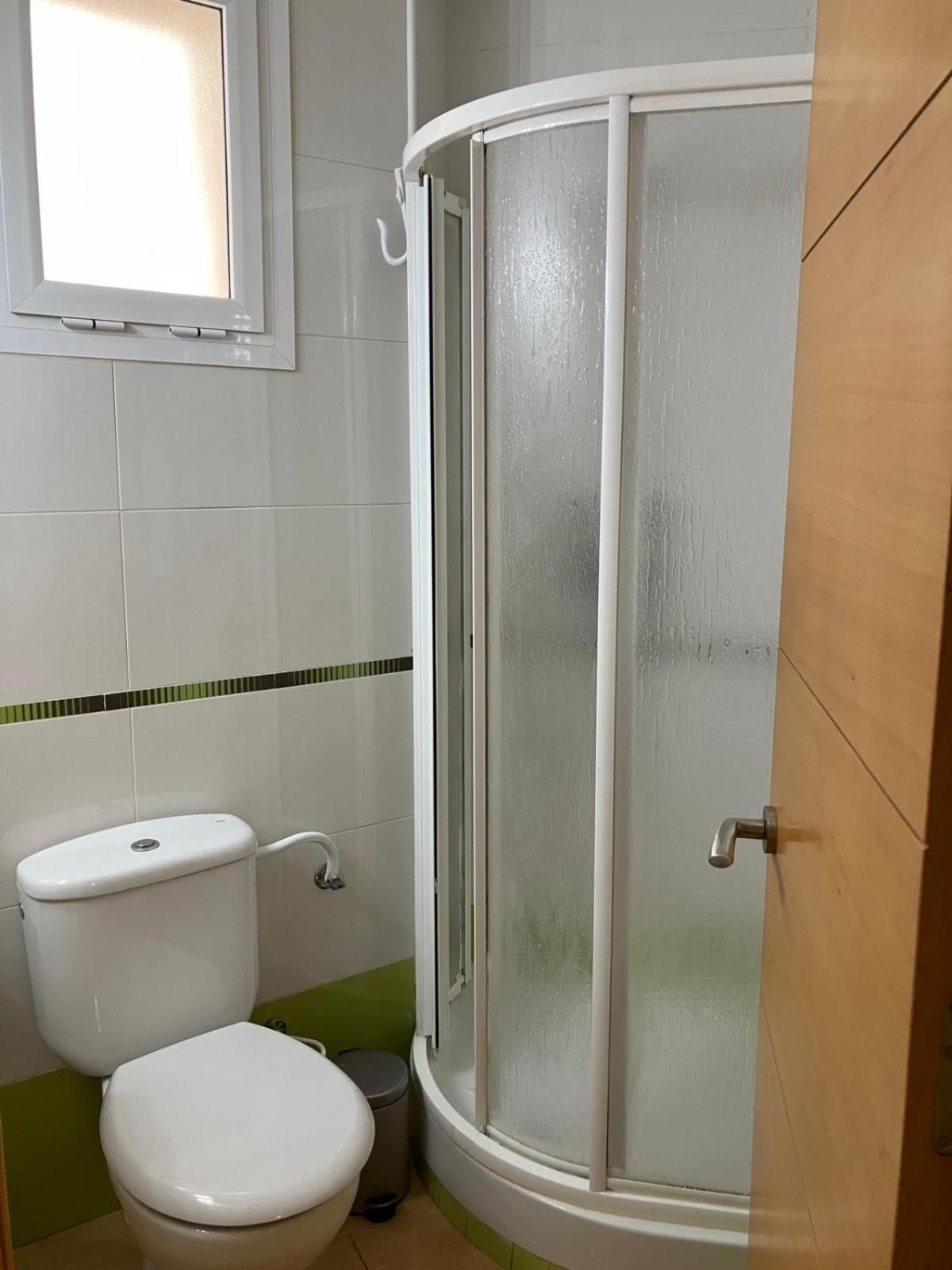 Bonito, Tranquilo Y Fresco En Nervion Apartamento *
