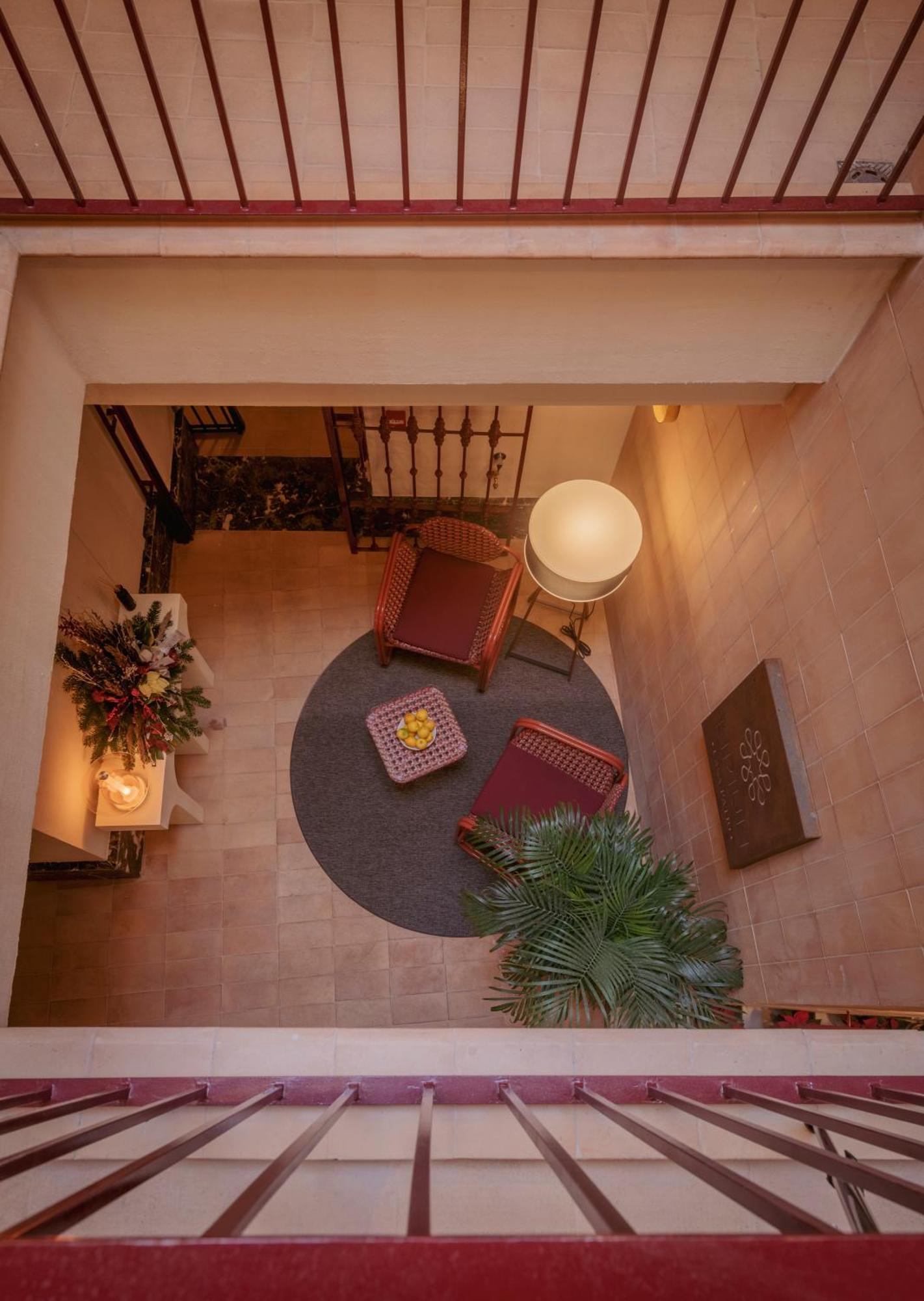 Lirium Casa Patio Sevilla