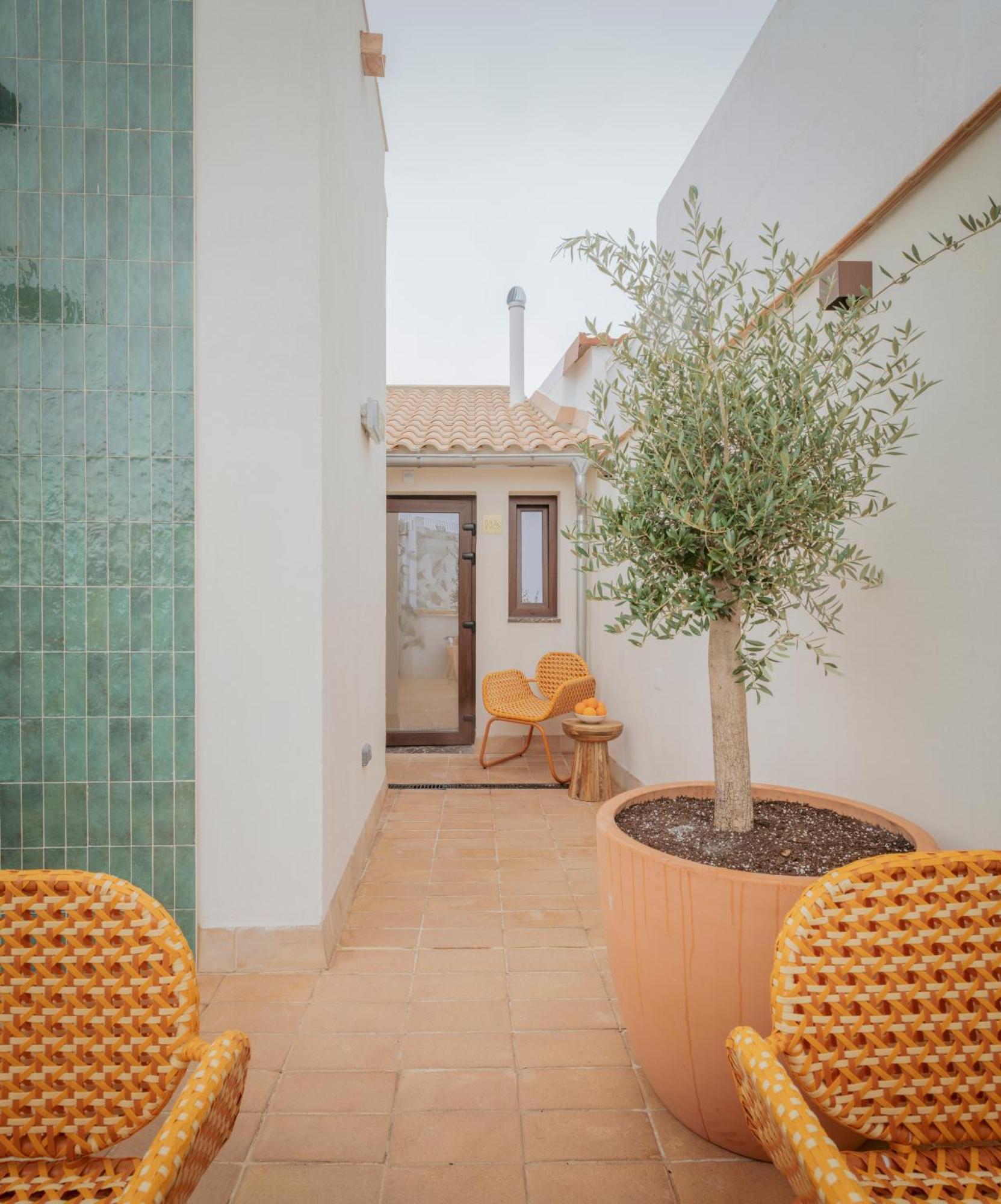 Lirium Casa Patio Pensión