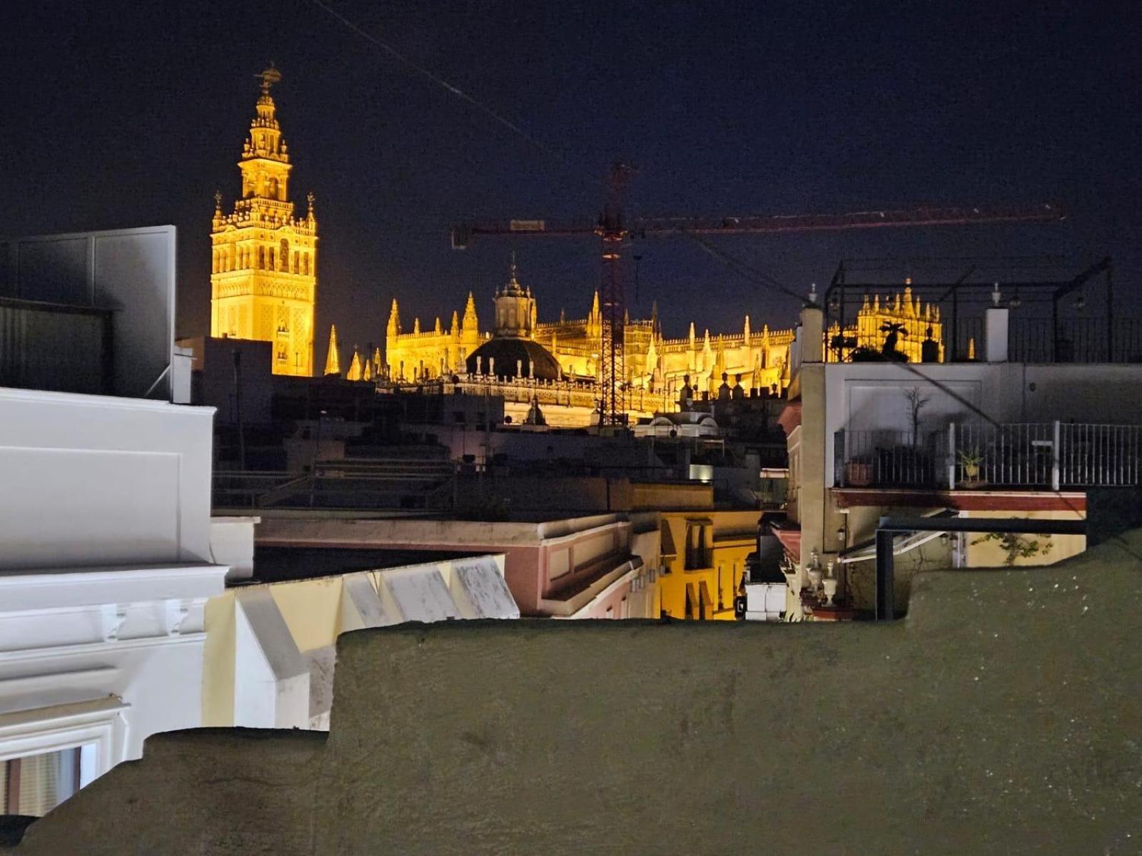 J2 With Cathedral Views From Terrace Sevilla