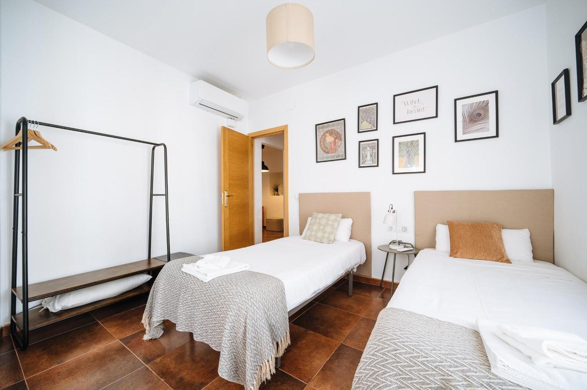 Homeyseville-lovely Duplex At Santa Cruz 10 Pax, Parking Optional *