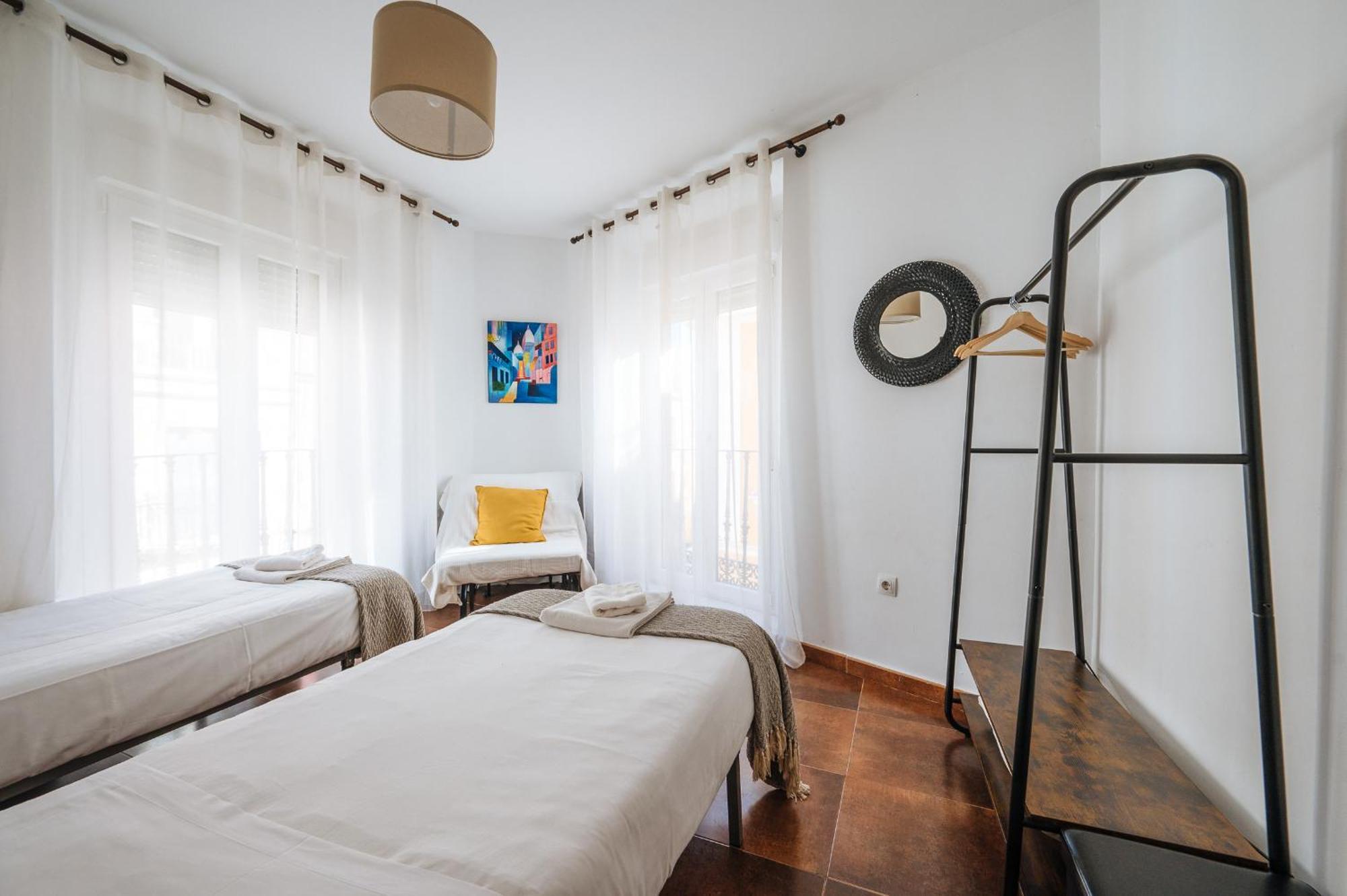 Homeyseville-lovely Duplex At Santa Cruz 10 Pax, Parking Optional Sevilla