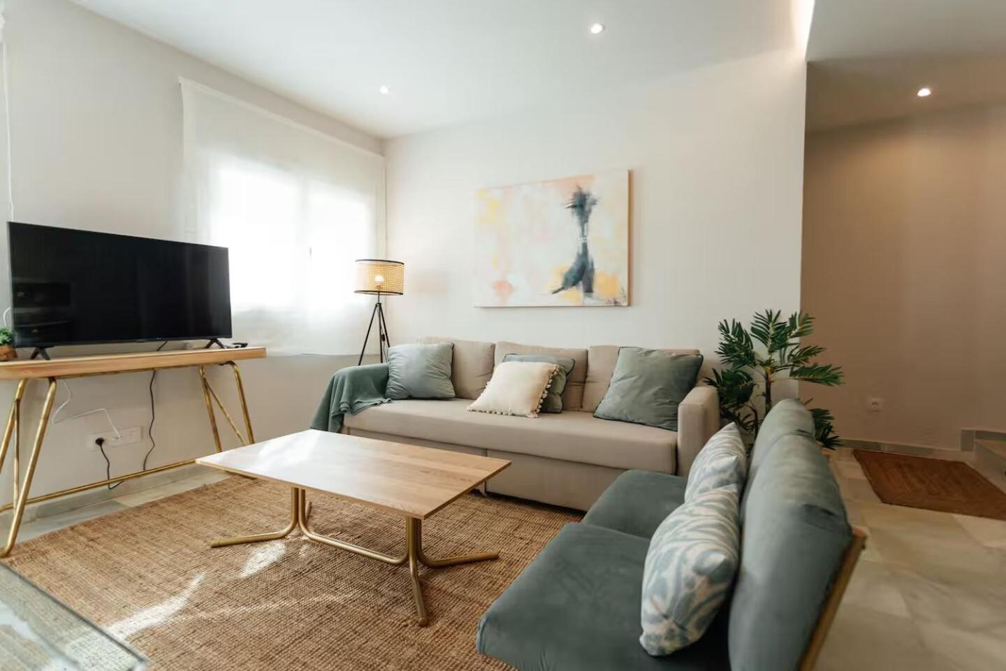Reformed And Comfy- 2bd 2bth- Arenal Seville