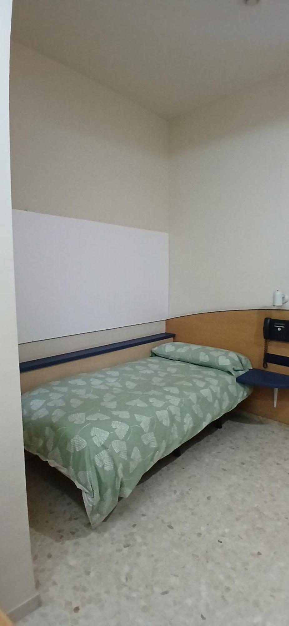 Larru Bermejales Residencia Universitaria *
