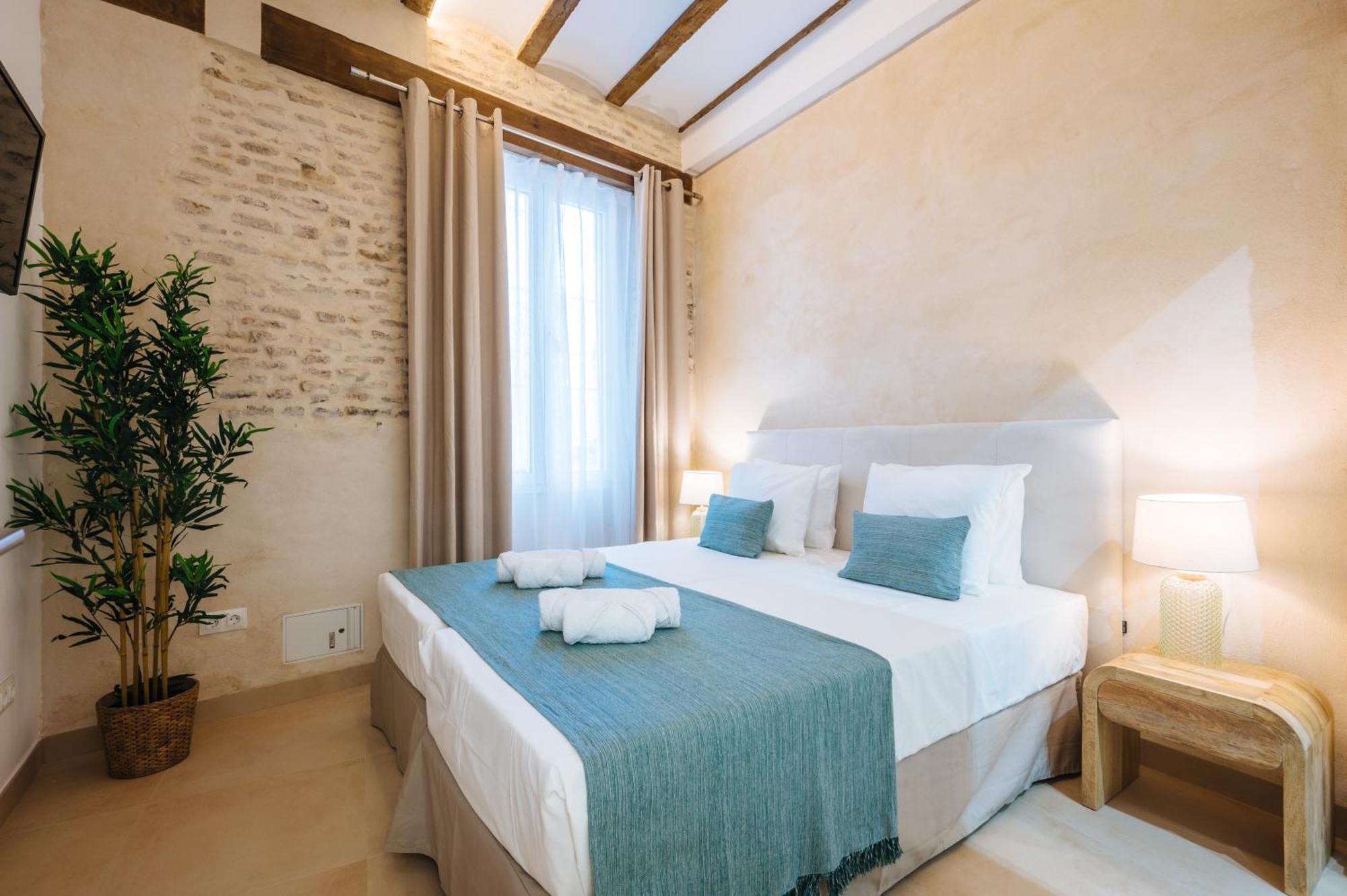 New Hostly Arenal Sevilla