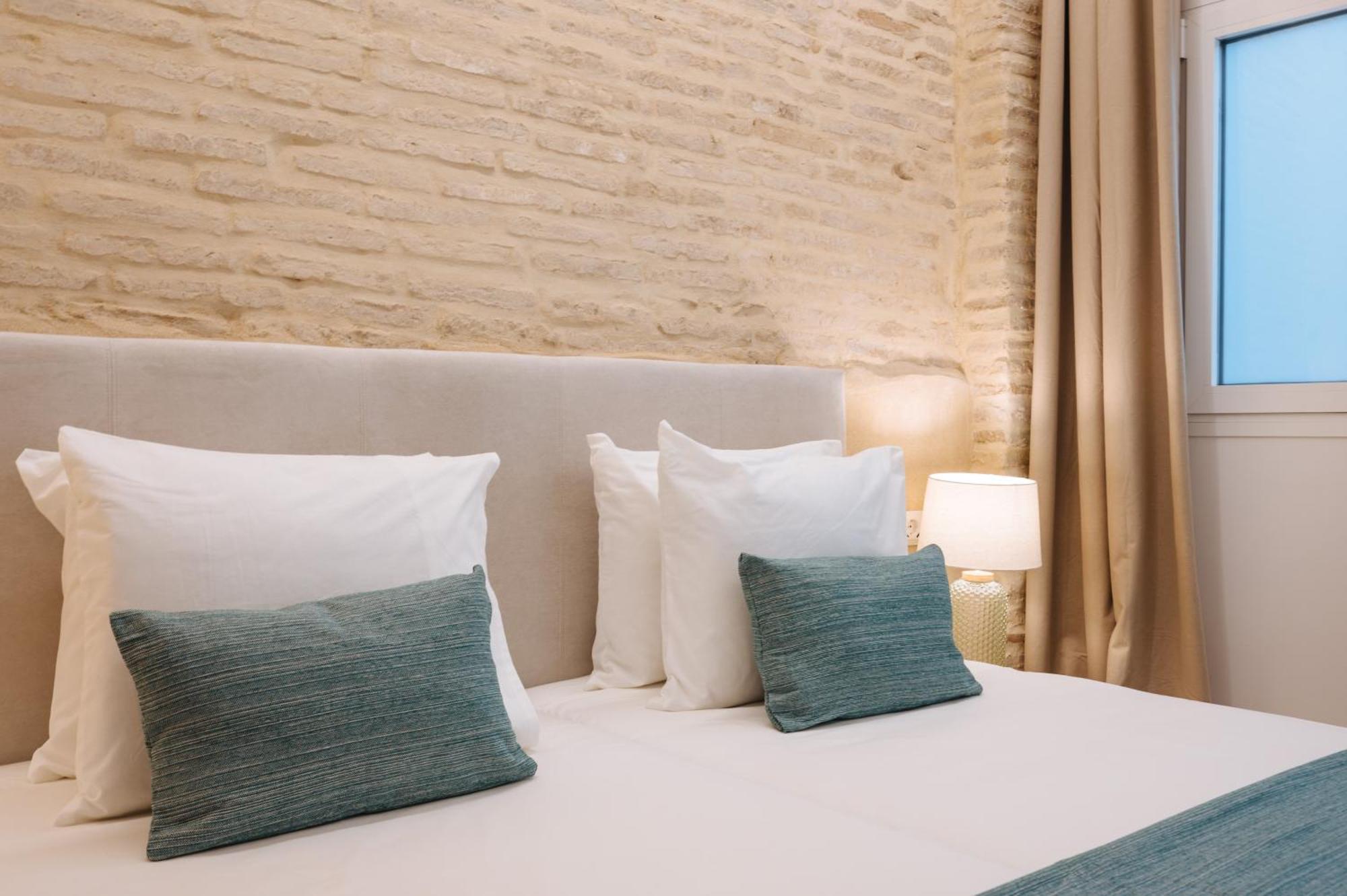 New Hostly Arenal Sevilla