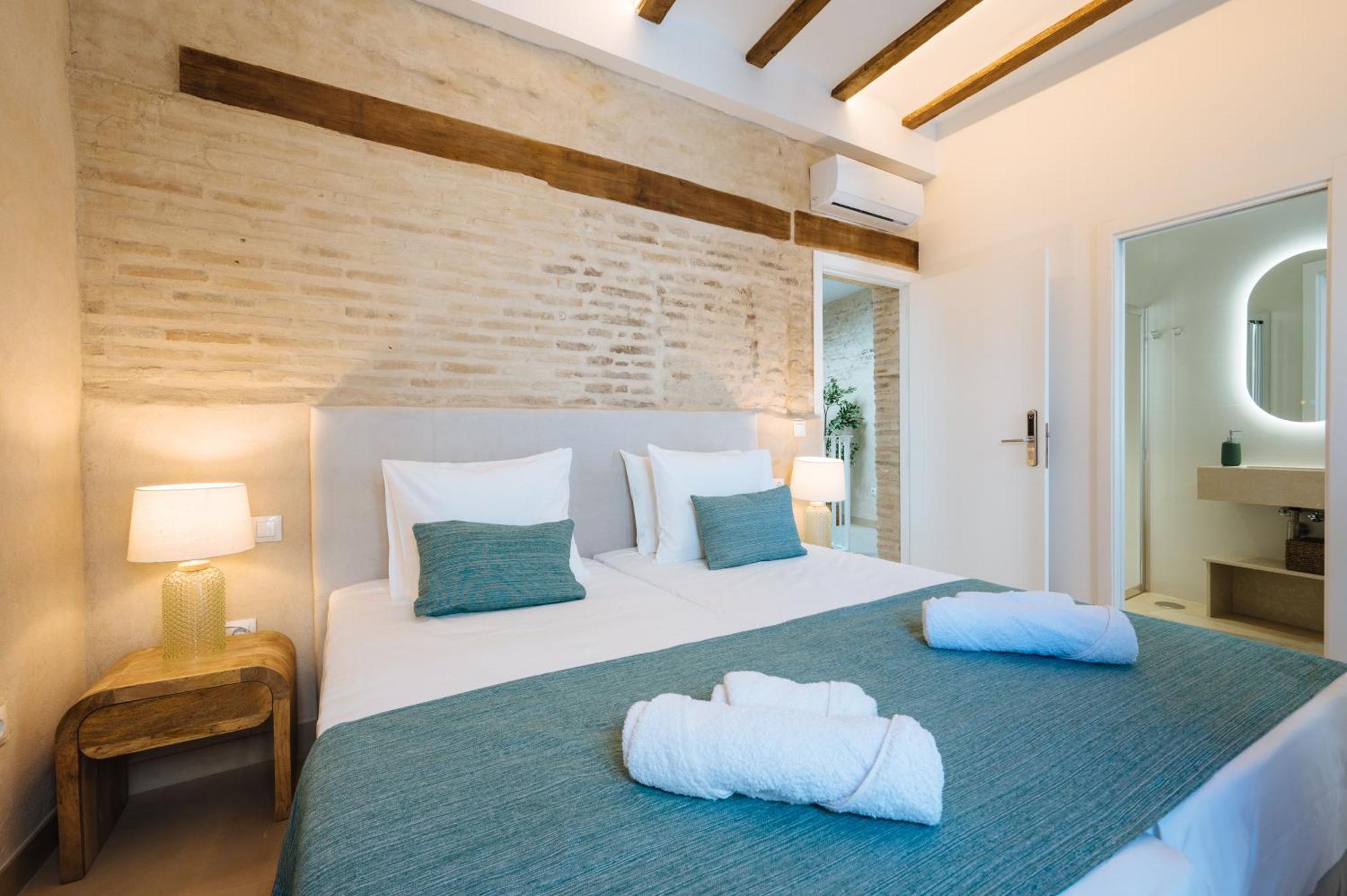 New Hostly Arenal Sevilla