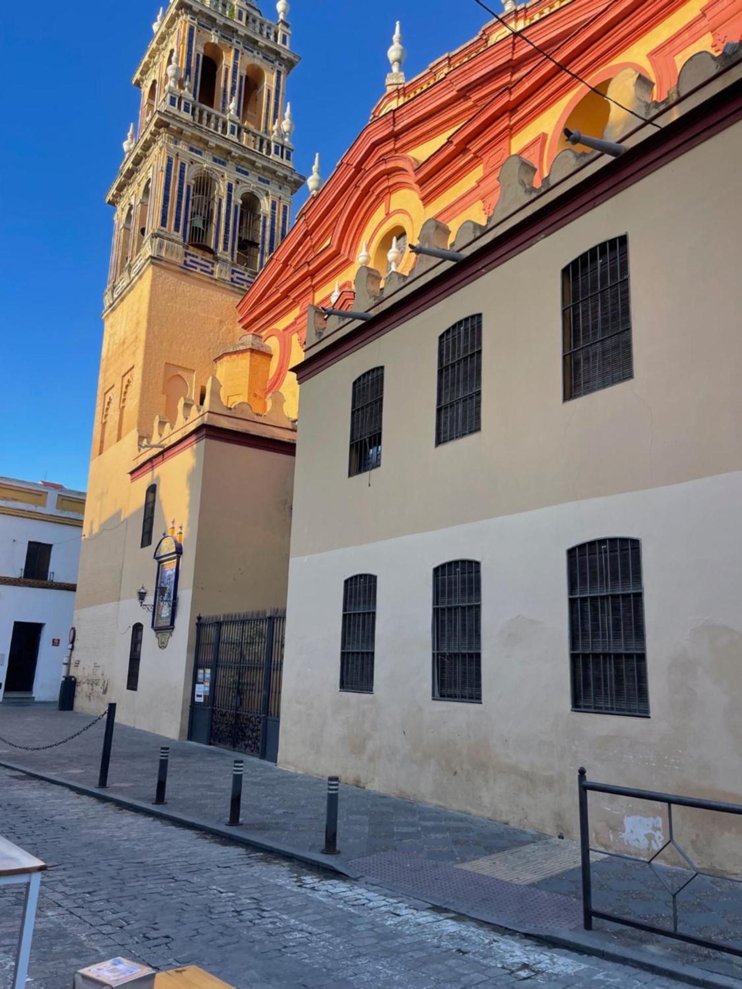 Calle Rodrigo De Triana Con Opcion De Parking Apartamento *