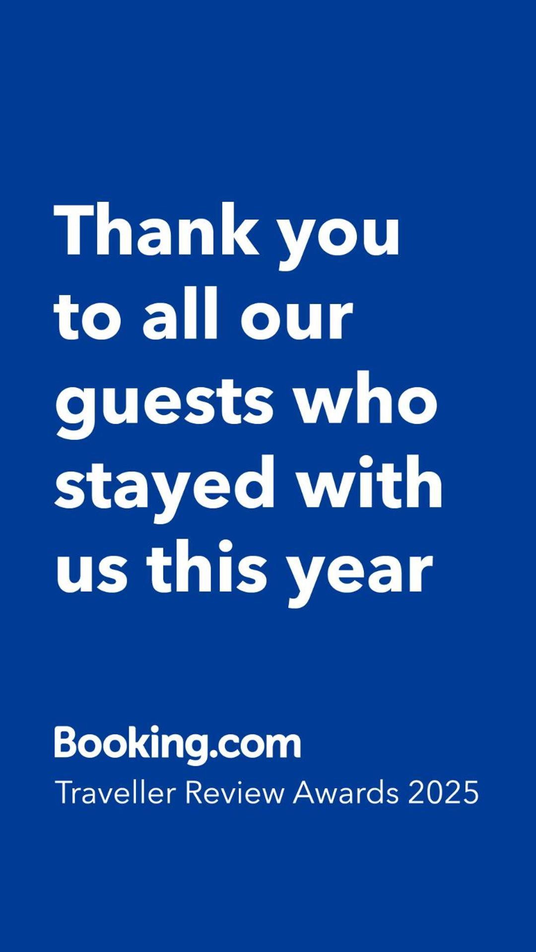 An Indian Bollywood Experience - For Families, Couples & Business Trips Apartamento *