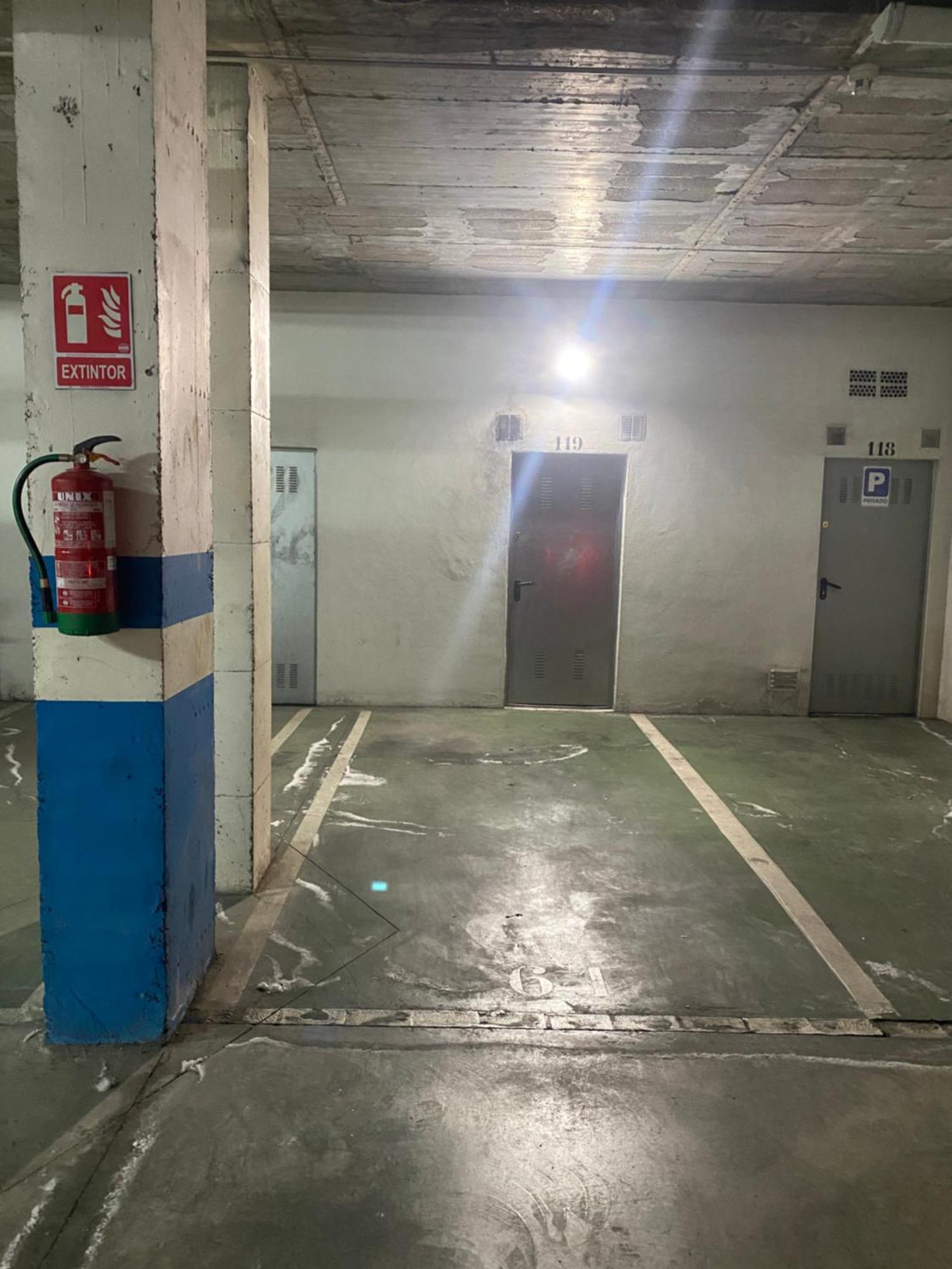 Fibes Con Parking Gratis. Este. Sevilla