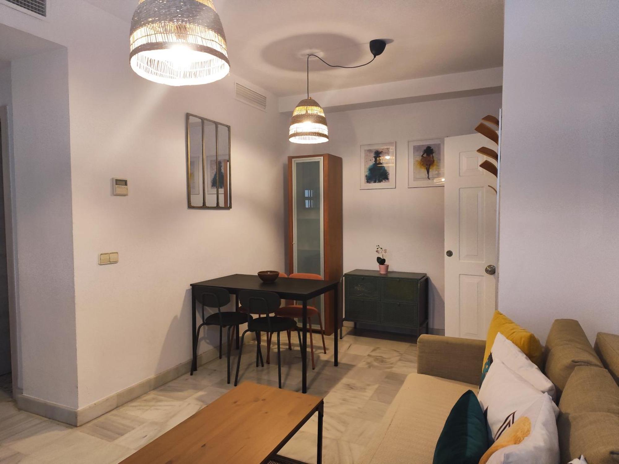 Apartamento San Luis. Plaza De Parking Gratis!!! Sevilla