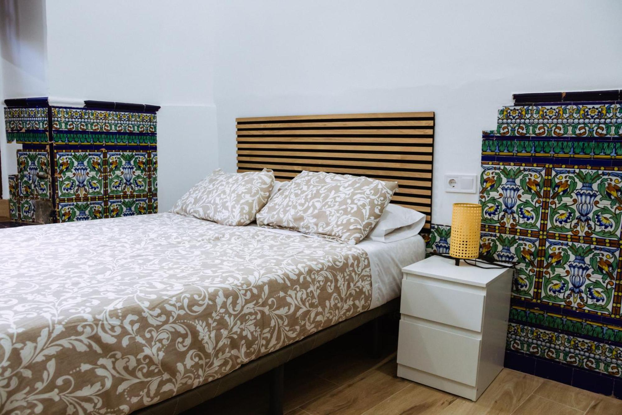 Hostal Triana Riverside *