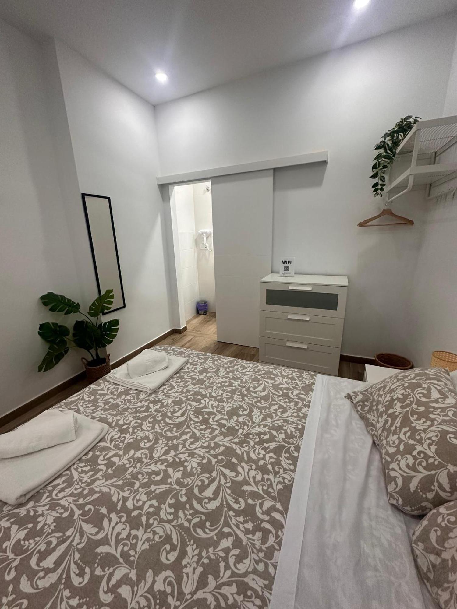 Triana Riverside Hostal Sevilla