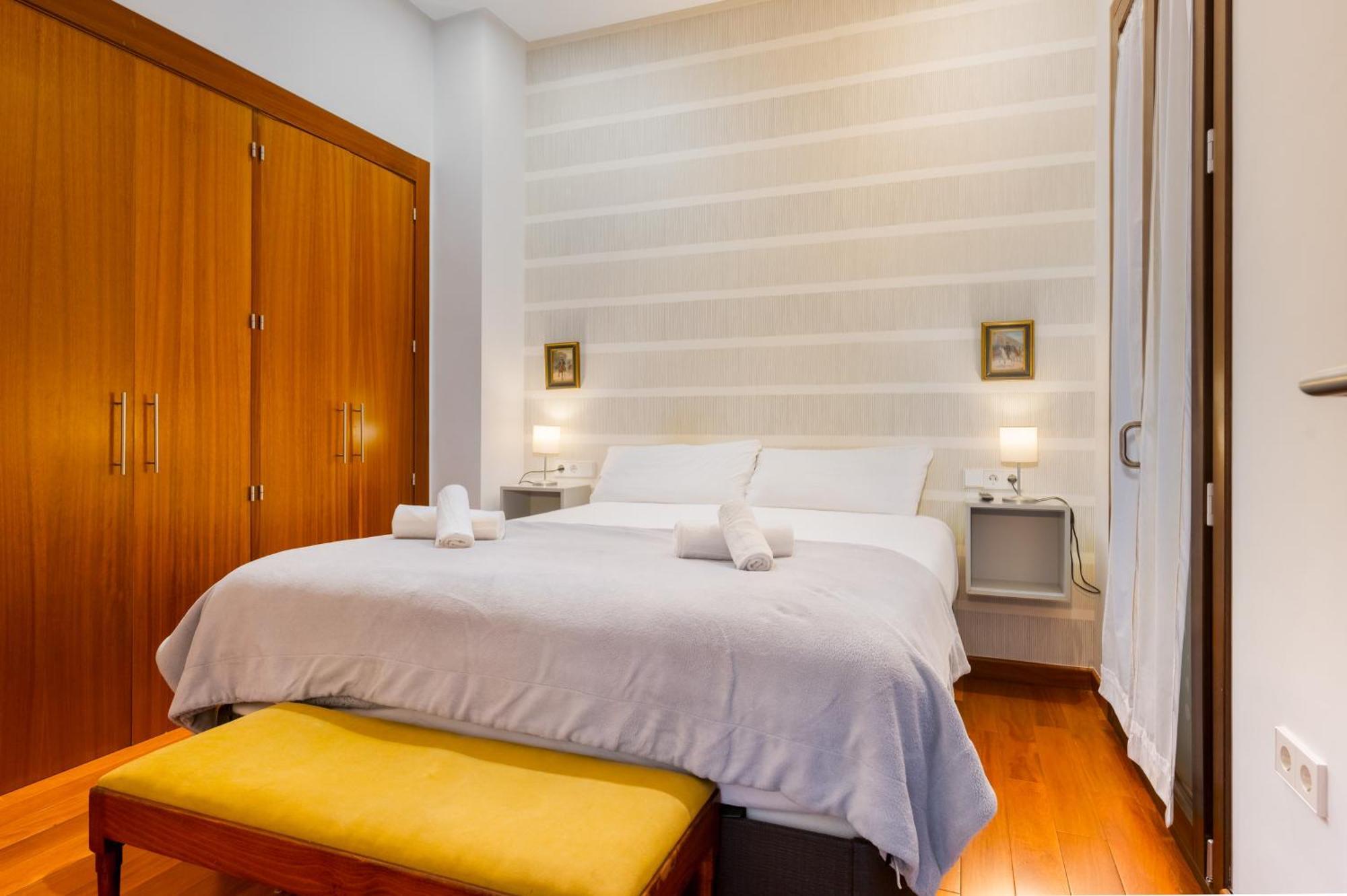 Apartment Attic With Terrace- 1bd 1bth- Corral Del Rey Seville