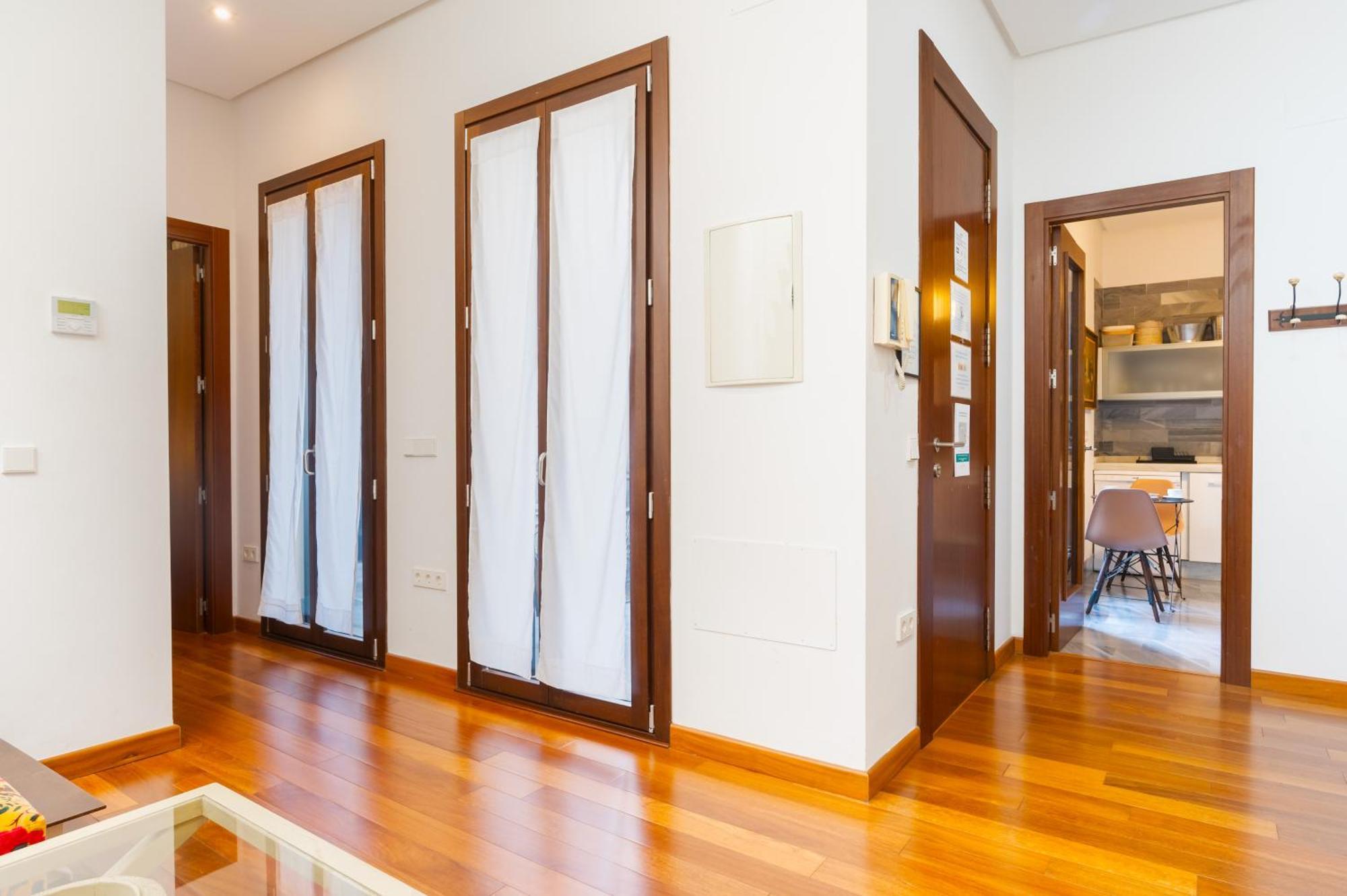 Attic With Terrace- 1bd 1bth- Corral Del Rey *