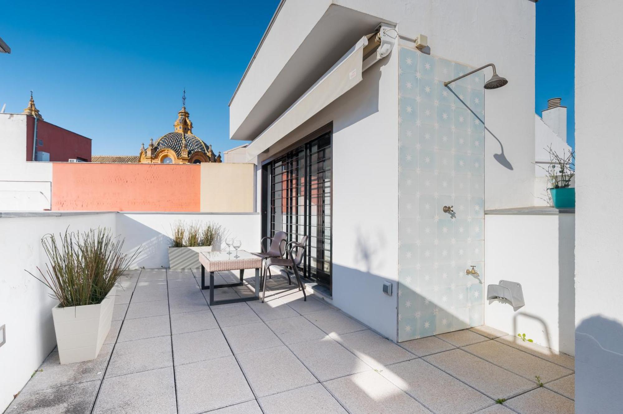 Attic With Terrace- 1bd 1bth- Corral Del Rey Apartment *