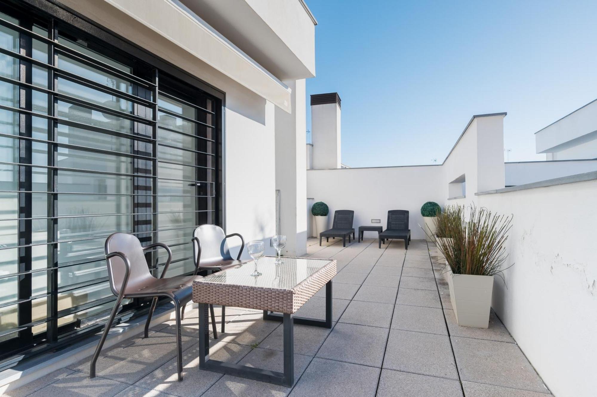 Attic With Terrace- 1bd 1bth- Corral Del Rey *