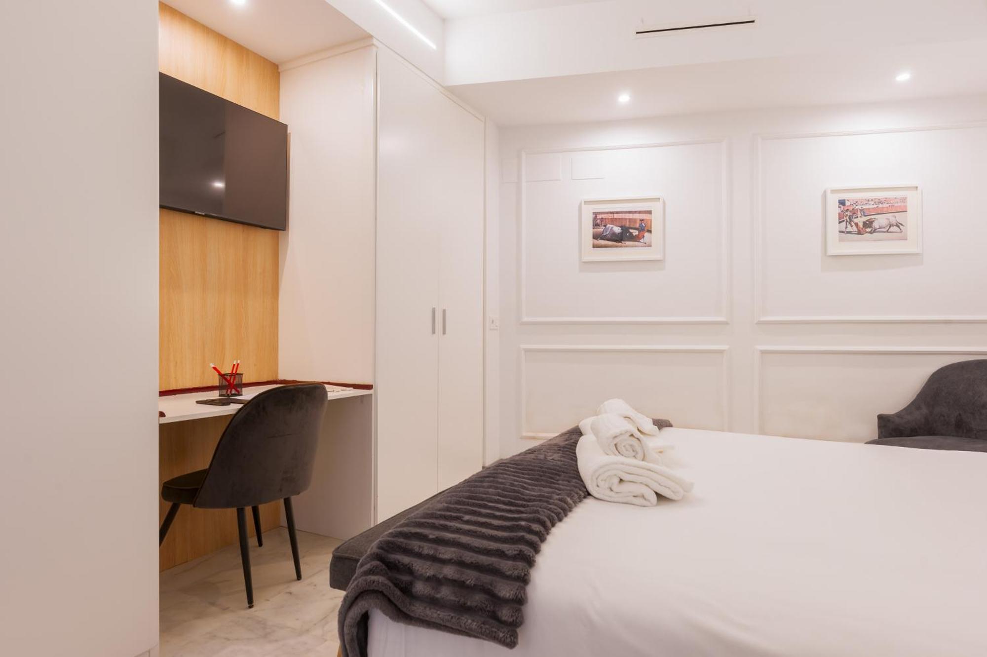 Panther Francos Apartamento