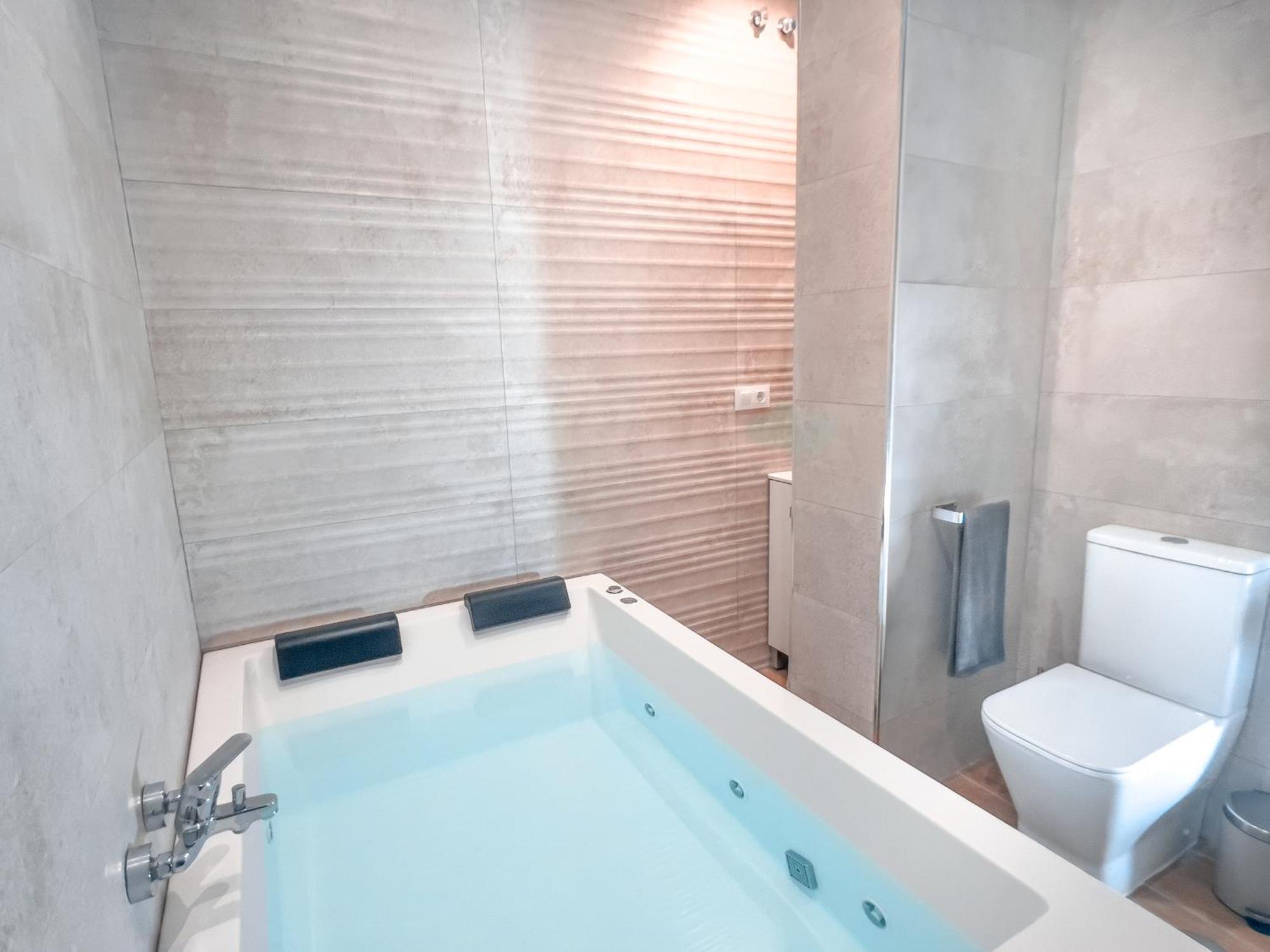 Acogedor Estudio En Triana Con Jacuzzi Y Wifi * Seville