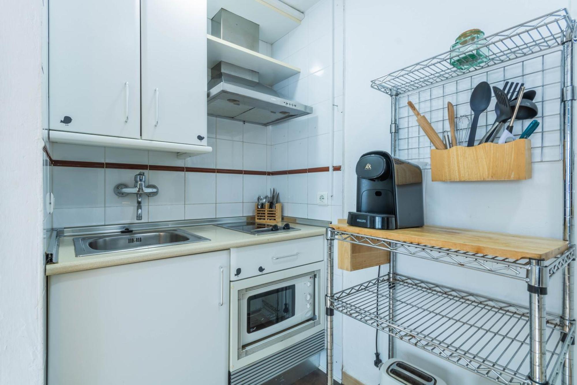 And Cozy- 1bd 1bth- Triana Apartment