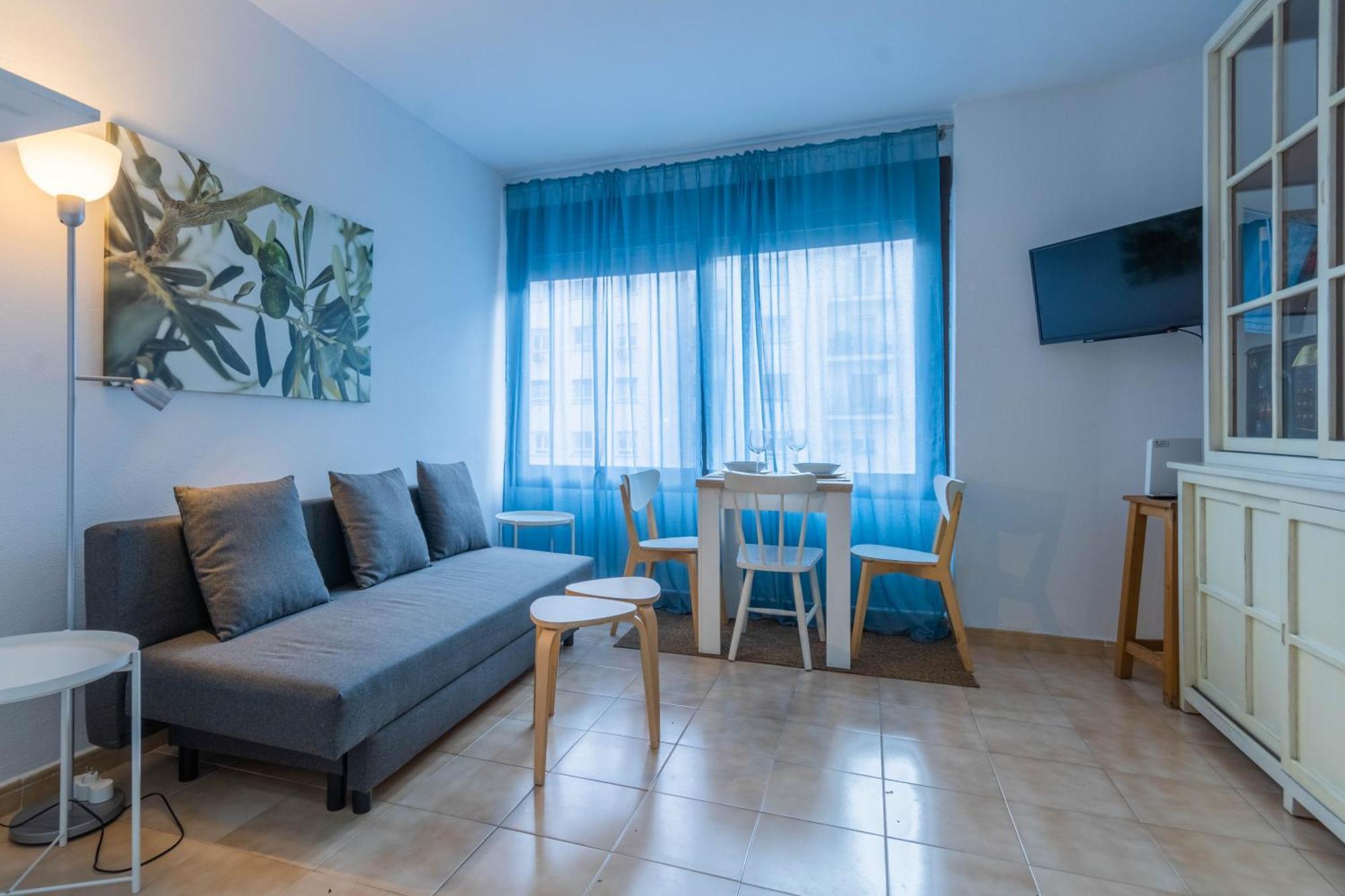 And Cozy- 1bd 1bth- Triana Seville