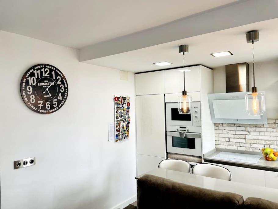 Nuevo!! Lujo&confort. Parking Apartamento