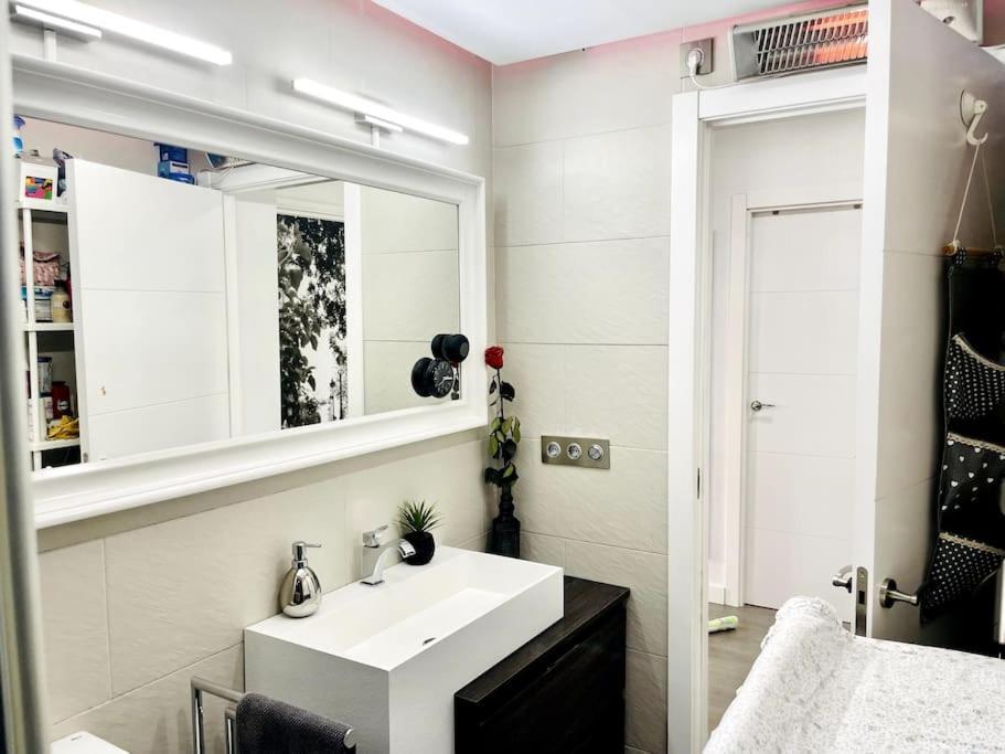 Nuevo!! Lujo&confort. Parking Apartamento