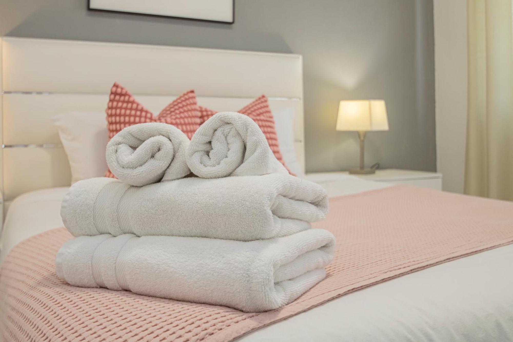 Perfect Getaway In Triana - 15m Walk Giralda Apartamento