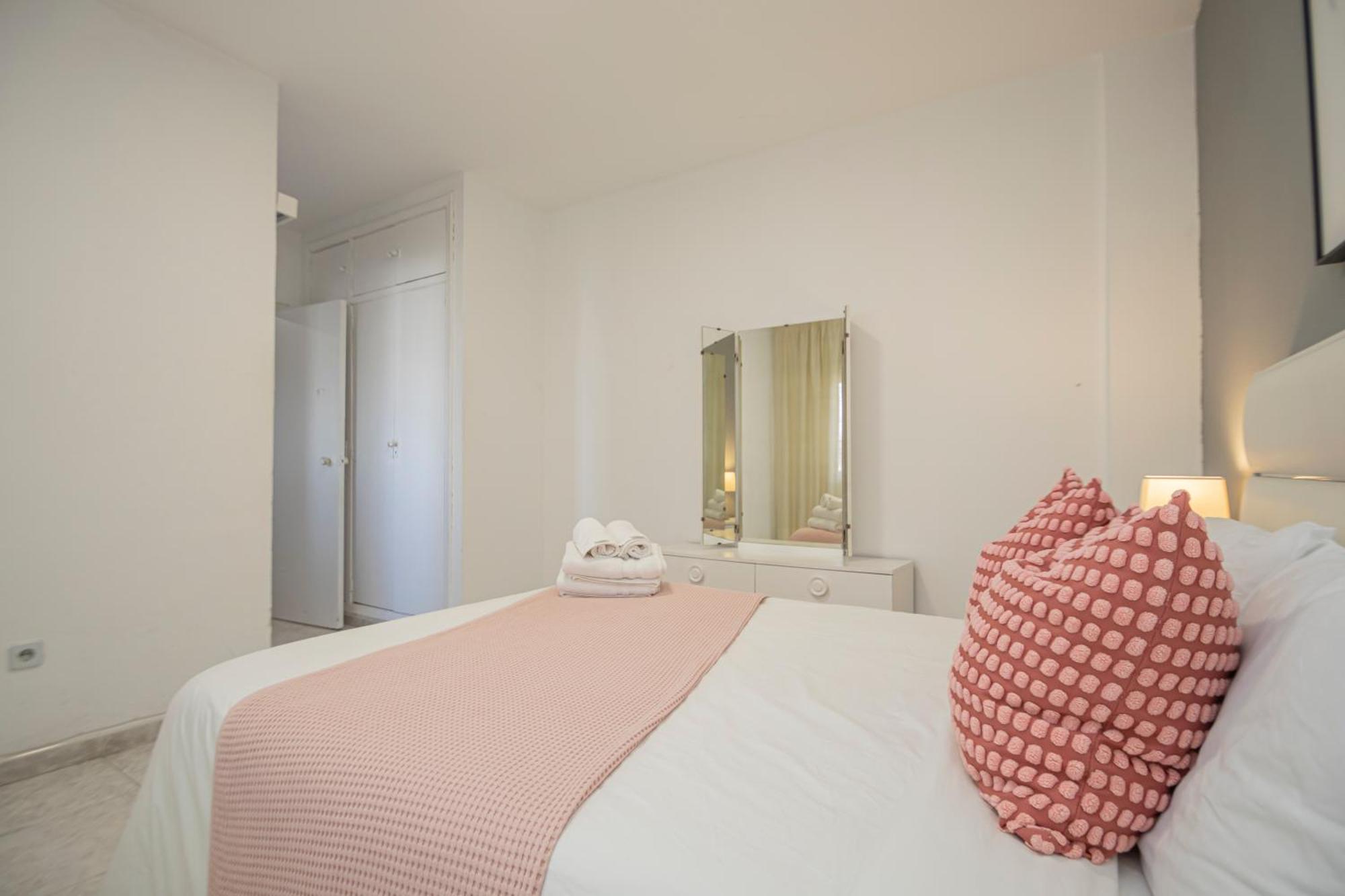 Perfect Getaway In Triana - 15m Walk Giralda Apartamento Sevilla