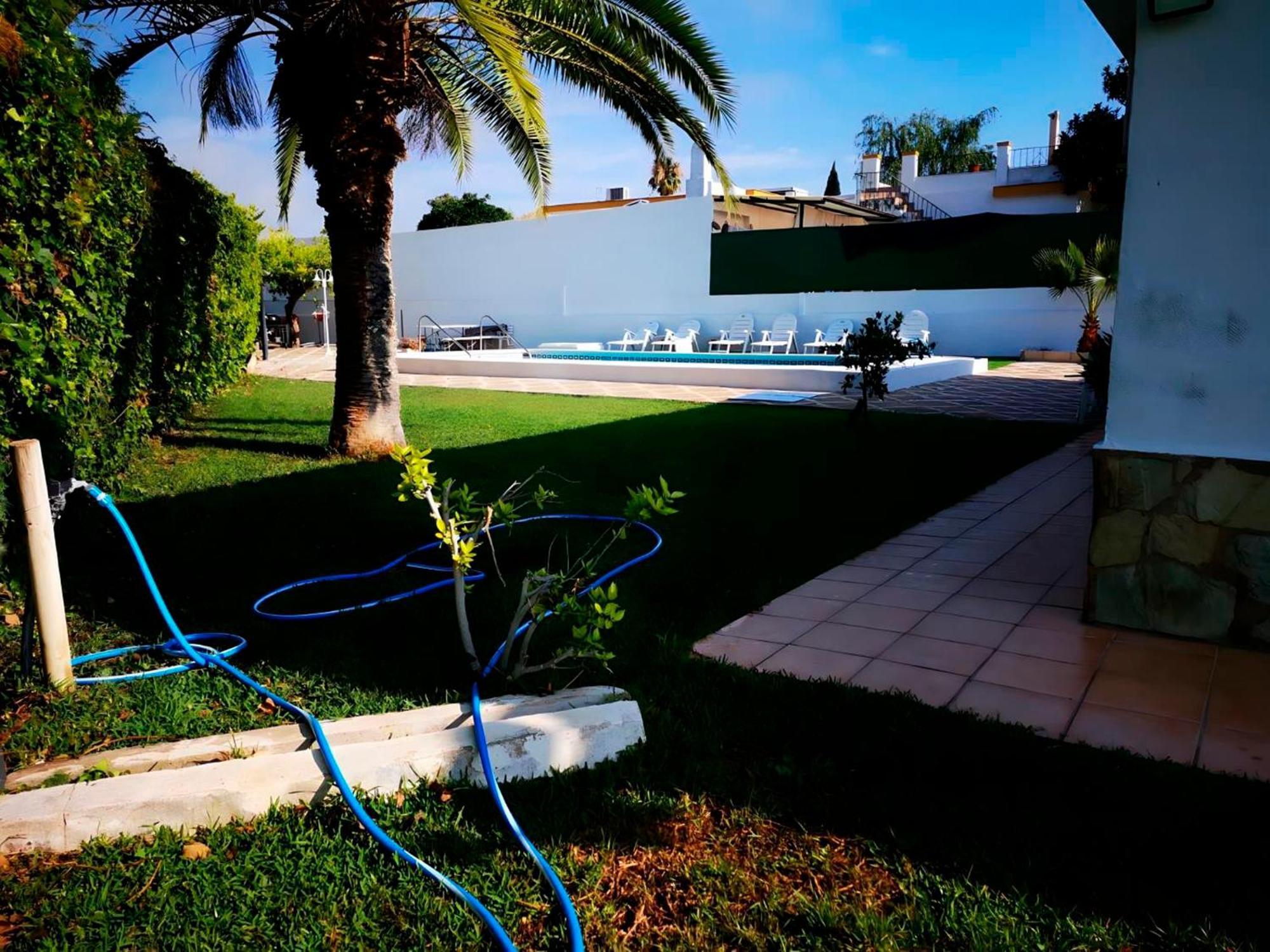Con Jardin, Piscina Privada Y Parking * Seville