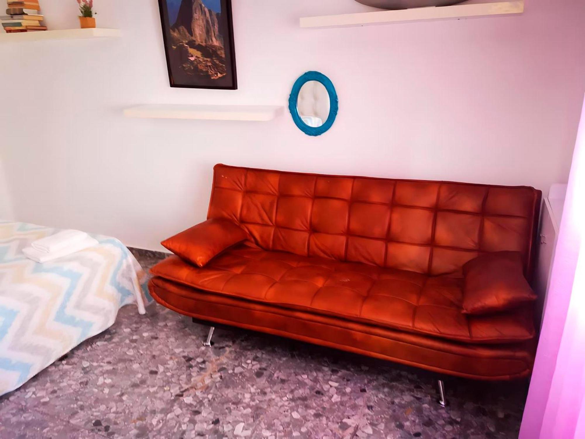 Con Jardin, Piscina Privada Y Parking Holiday home
