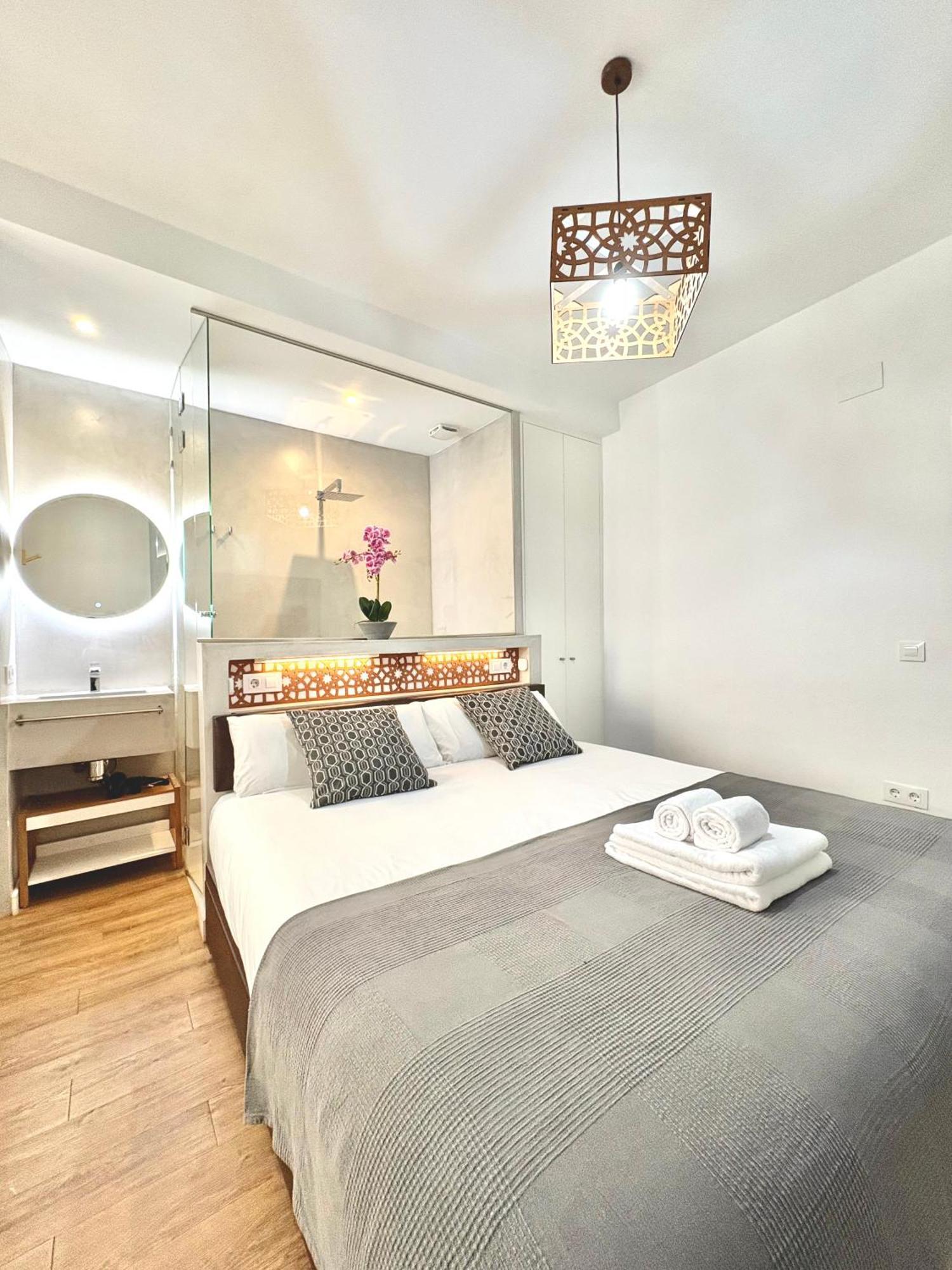 Сasa de vacaciones Unique House - Private Spa&pool -stayinseville