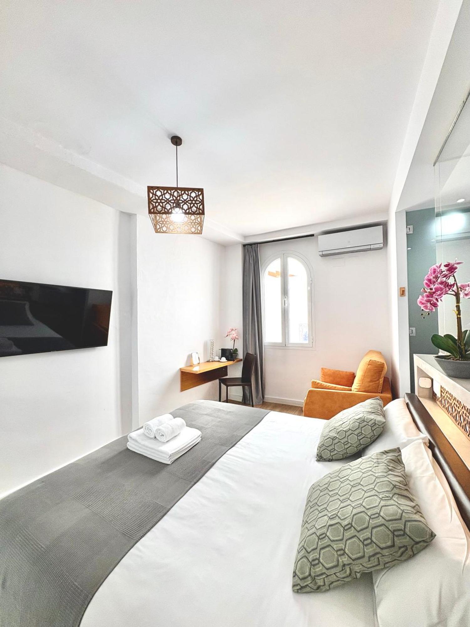 Сasa de vacaciones Unique House - Private Spa&pool -stayinseville