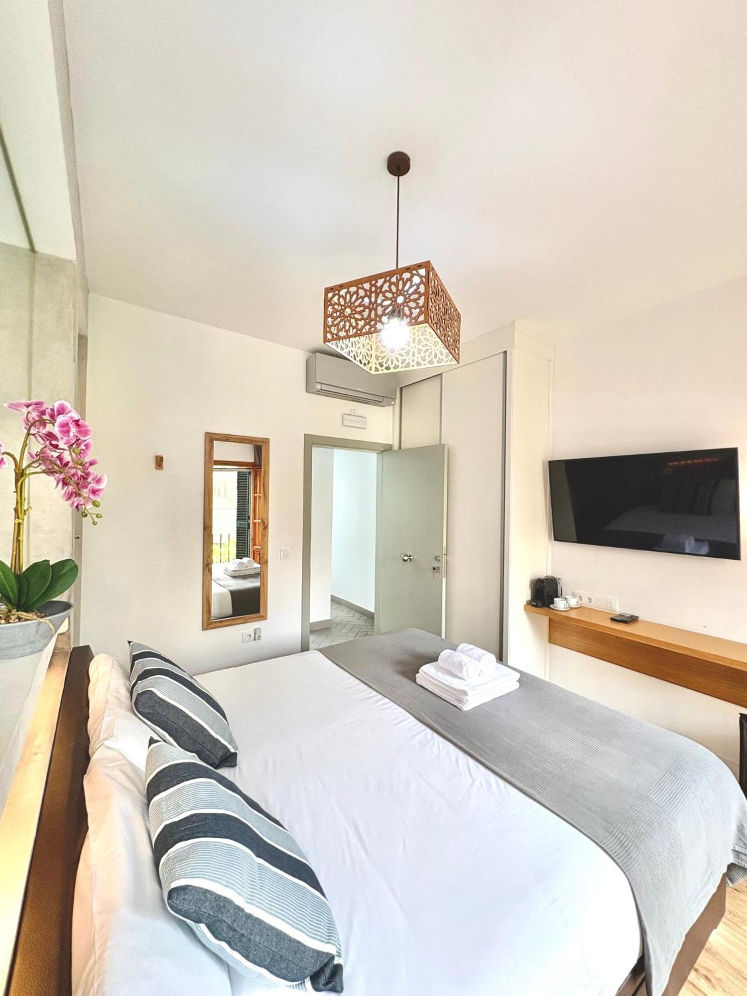 Unique House - Private Spa&pool -stayinseville *