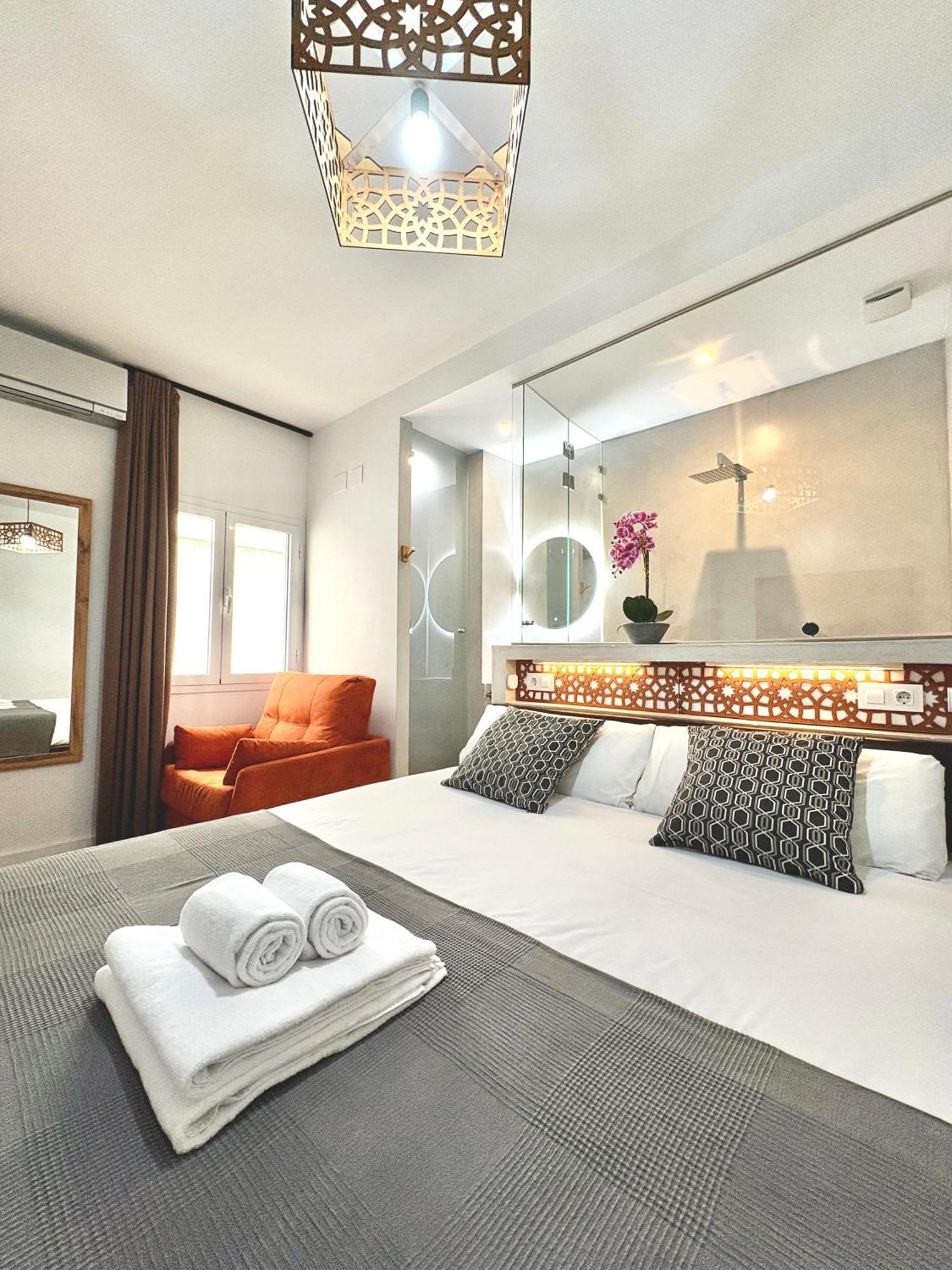 Сasa de vacaciones Unique House - Private Spa&pool -stayinseville
