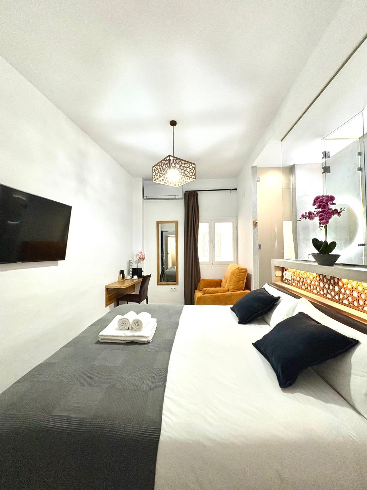Сasa de vacaciones Unique House - Private Spa&pool -stayinseville *