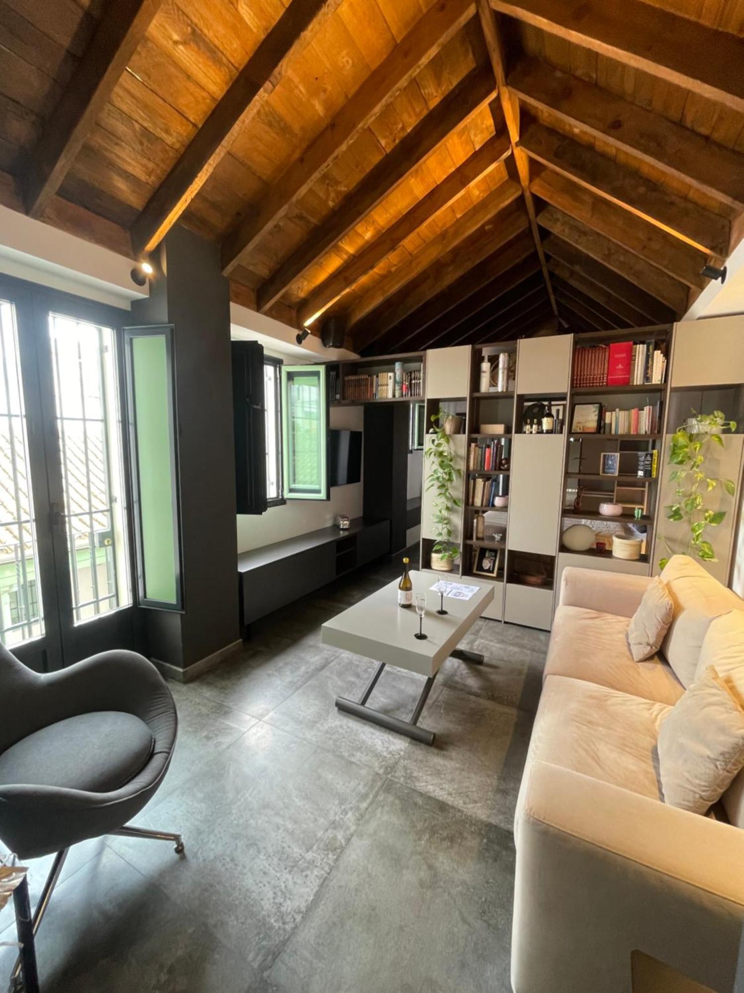 Apartamento Komodo Gran Poder - Penthouse With Private Pool And Cozy Twin Bedroom Sevilla